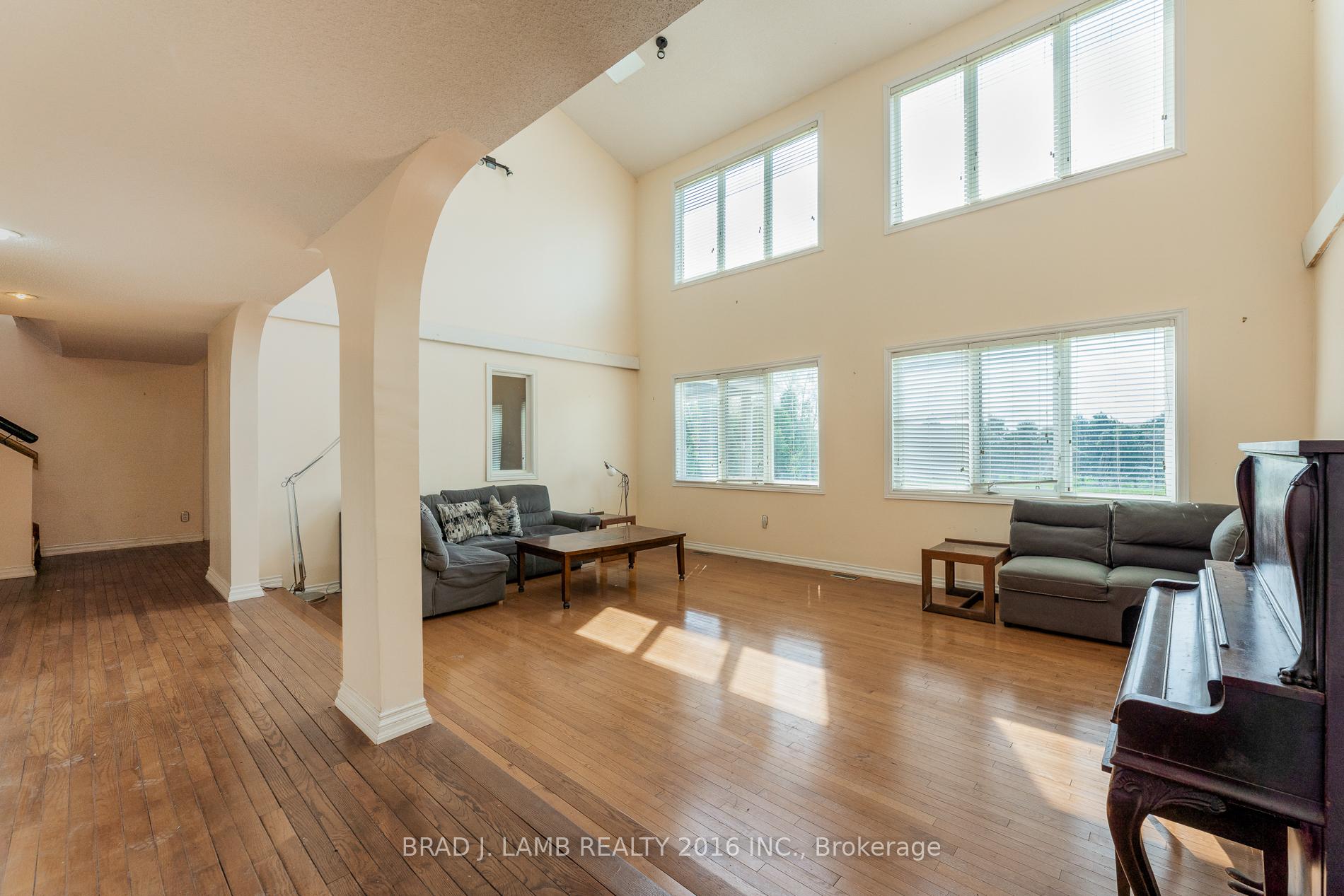 Photo 8 of 18585 Keele Street, King, Rural King — HOMEH