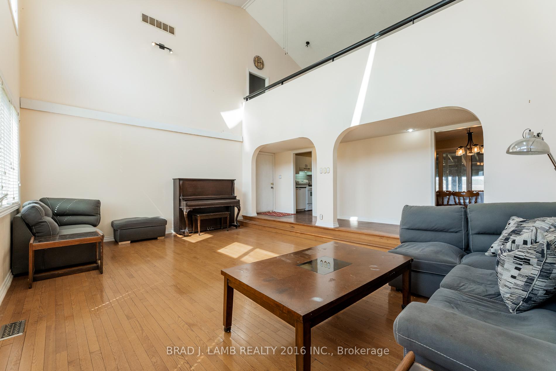 Photo 9 of 18585 Keele Street, King, Rural King — HOMEH