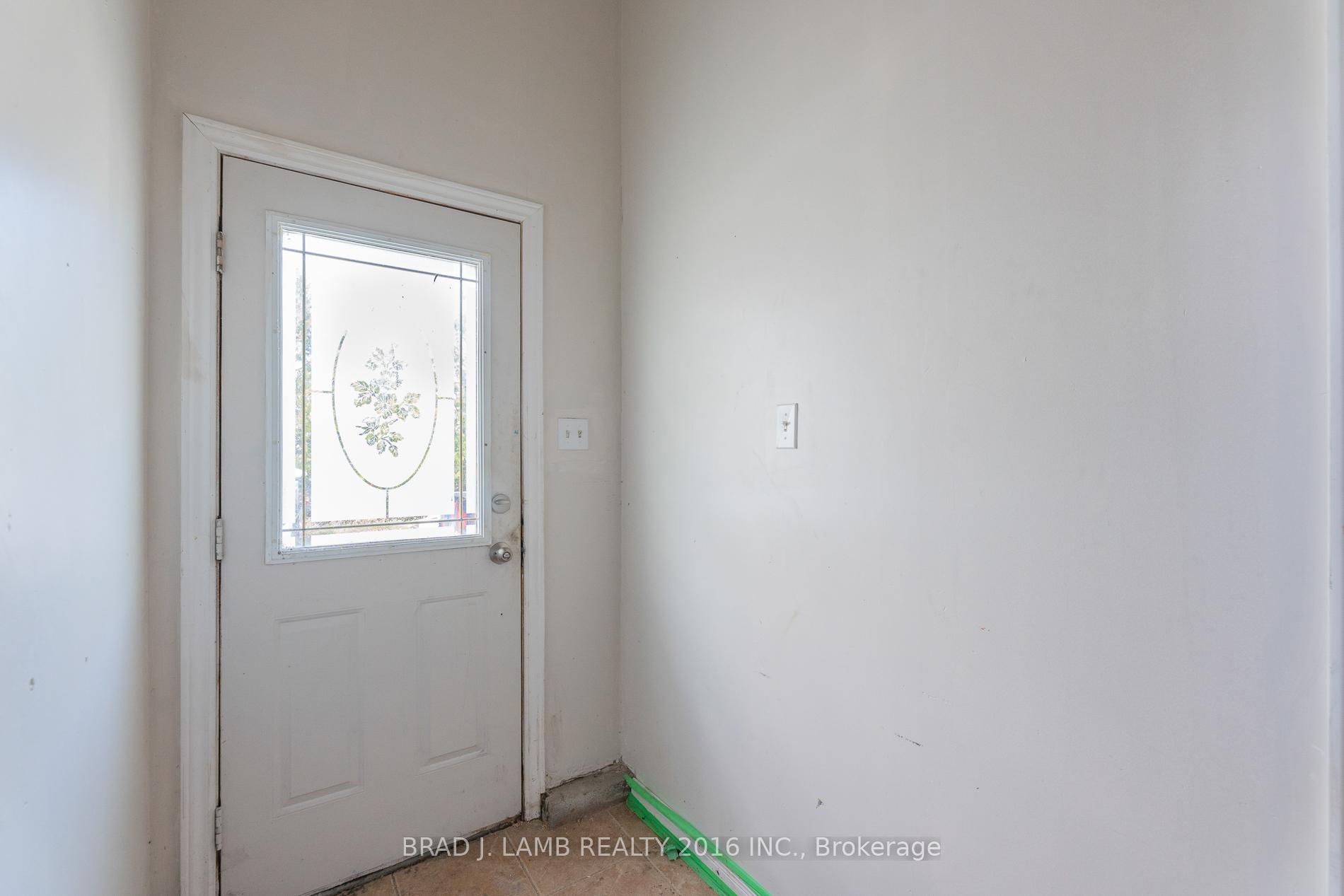 Photo 17 of 18585 Keele Street, King, Rural King — HOMEH
