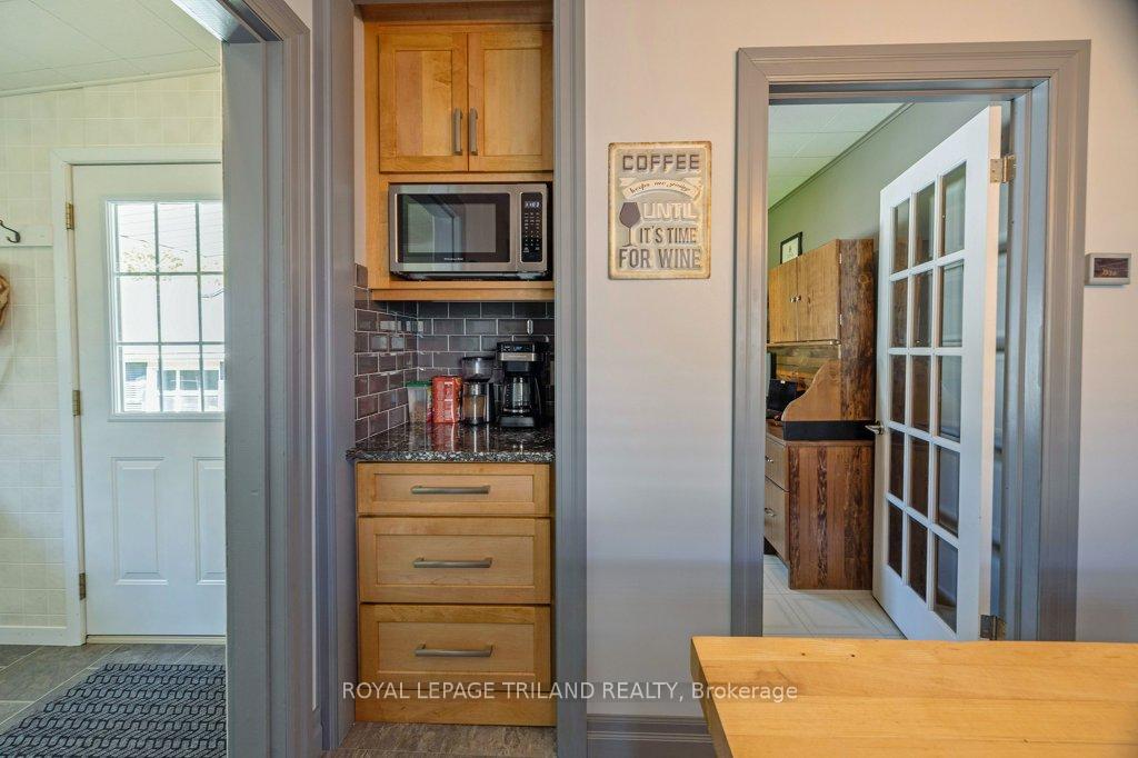 Photo 12 of 9713 Sunset Drive, St. Thomas — HOMEH