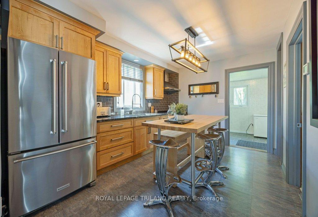 Photo 11 of 9713 Sunset Drive, St. Thomas — HOMEH