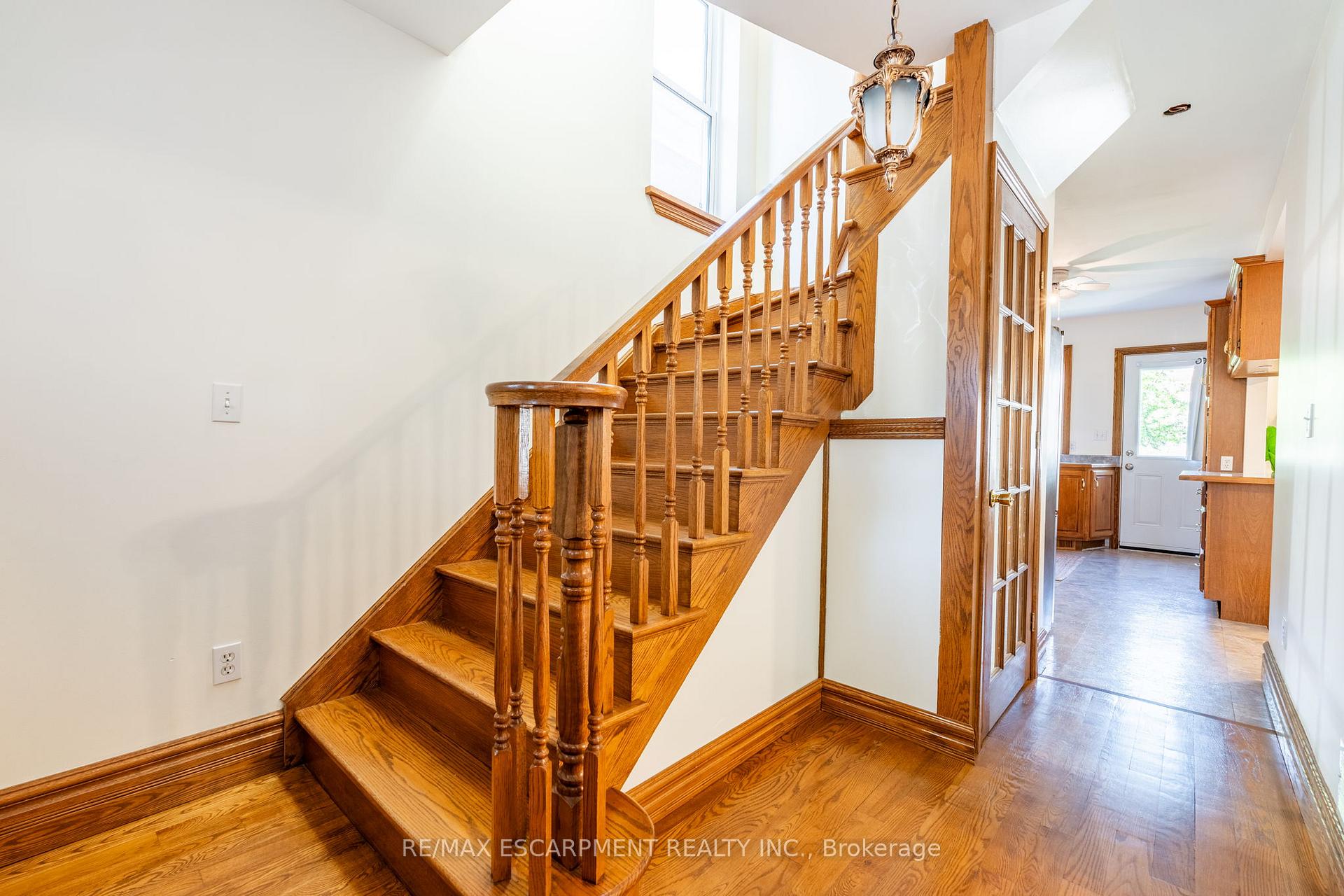 Photo 38 of 192 Ottawa Street S, Hamilton, Delta — HOMEH