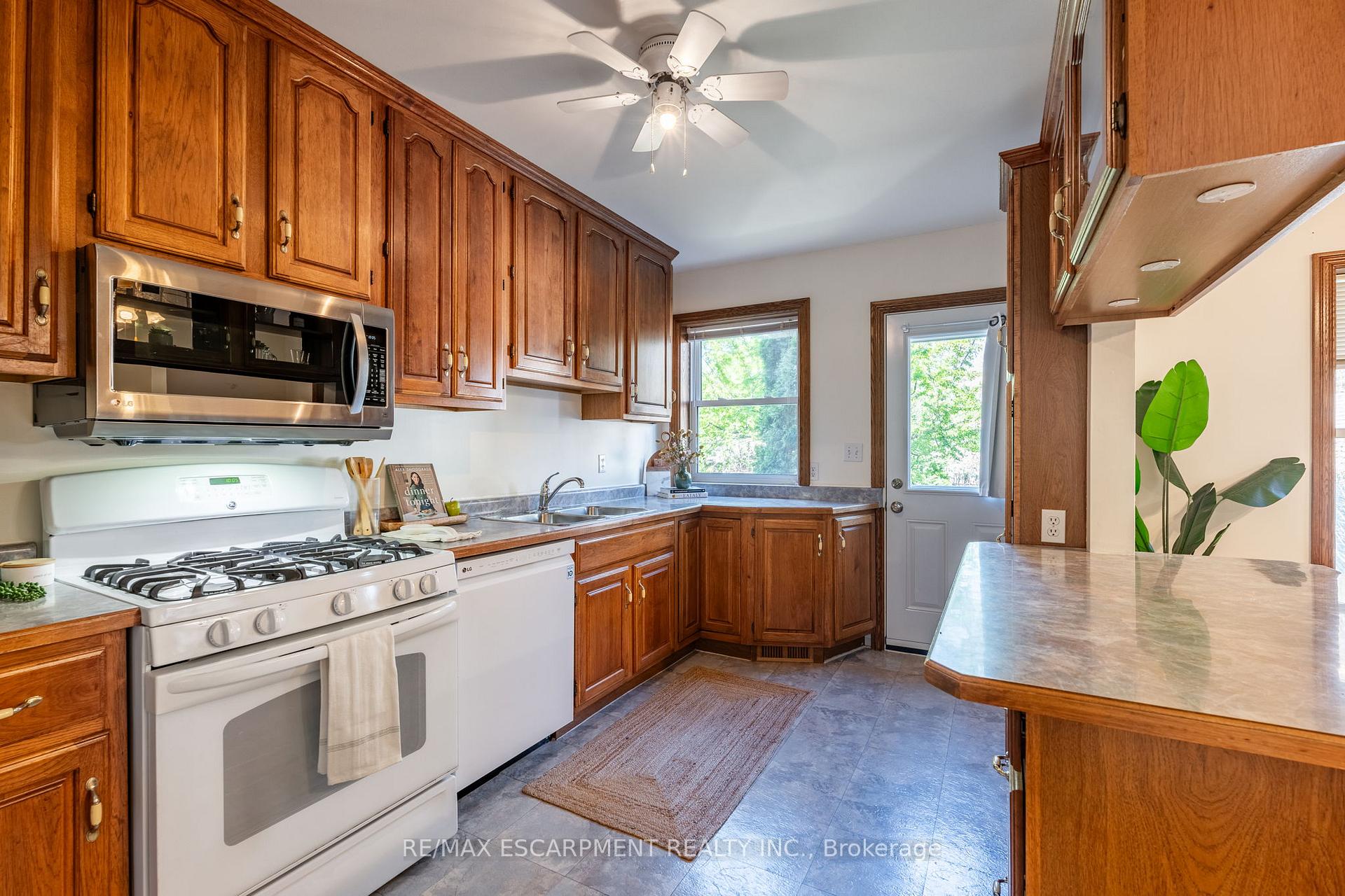 Photo 9 of 192 Ottawa Street S, Hamilton, Delta — HOMEH