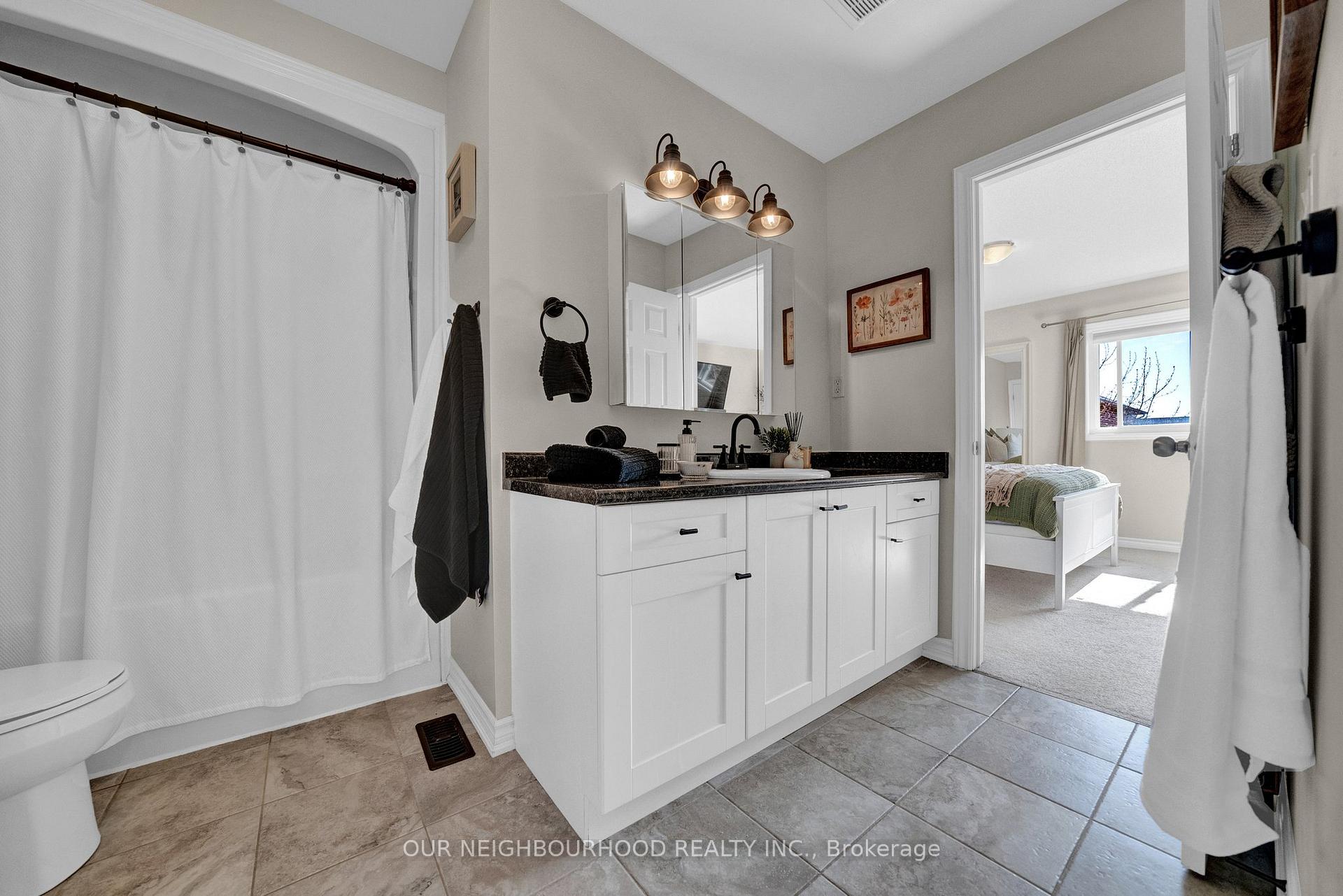 Photo 14 of 42 Markham Trail, Clarington, Bowmanville — HOMEH