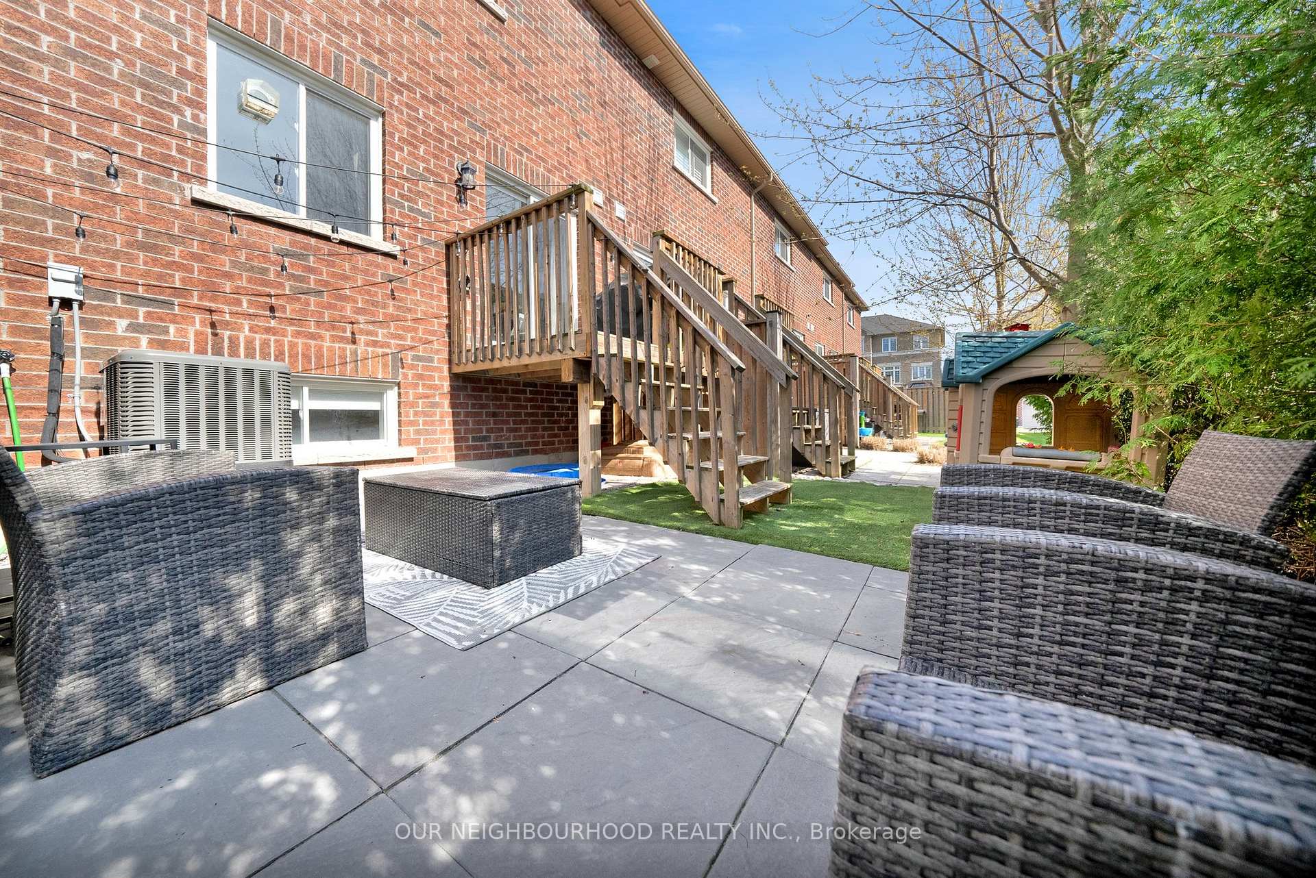Photo 20 of 42 Markham Trail, Clarington, Bowmanville — HOMEH