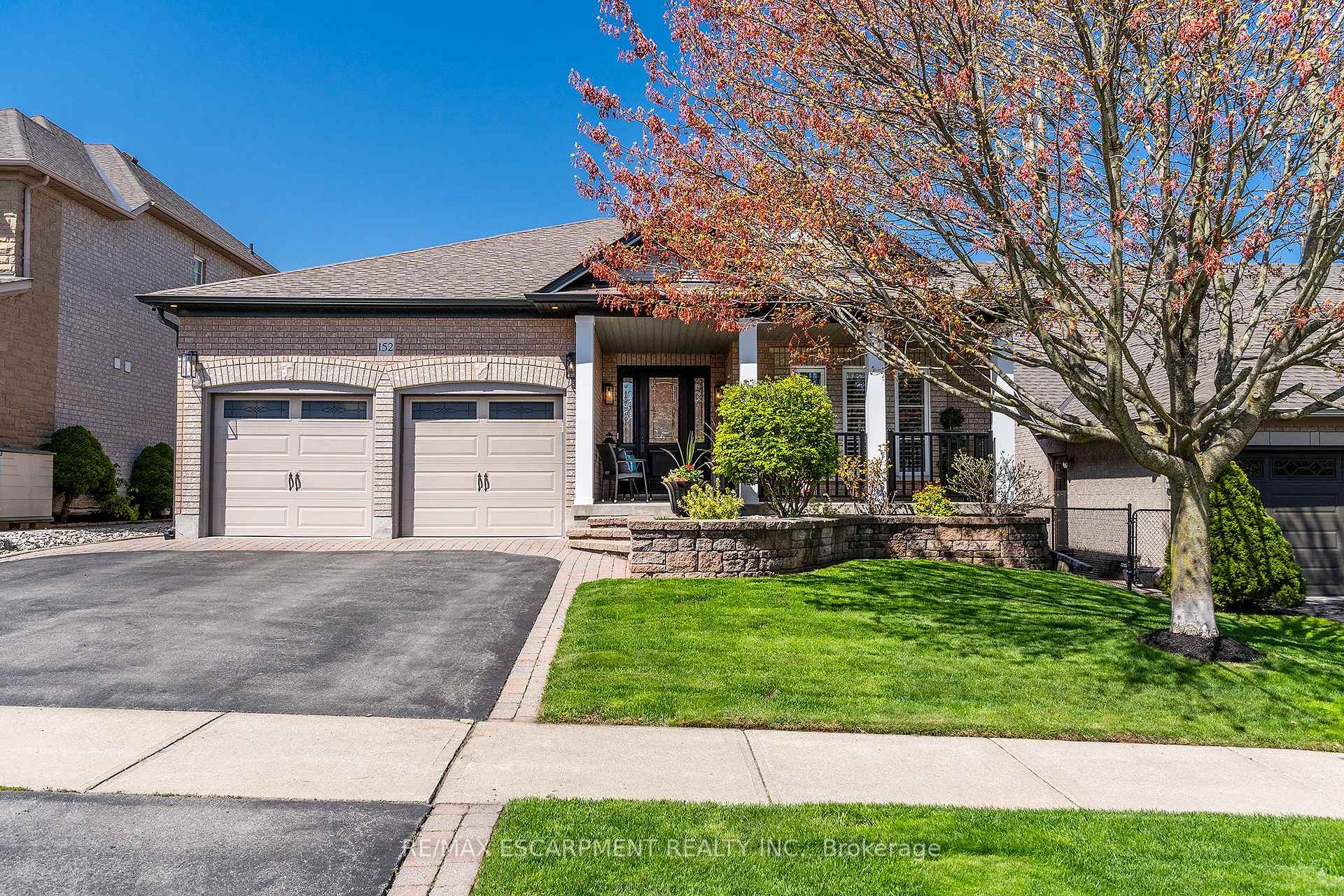 Photo 1 of 152 Moore Crescent, Hamilton, Ancaster — HOMEH