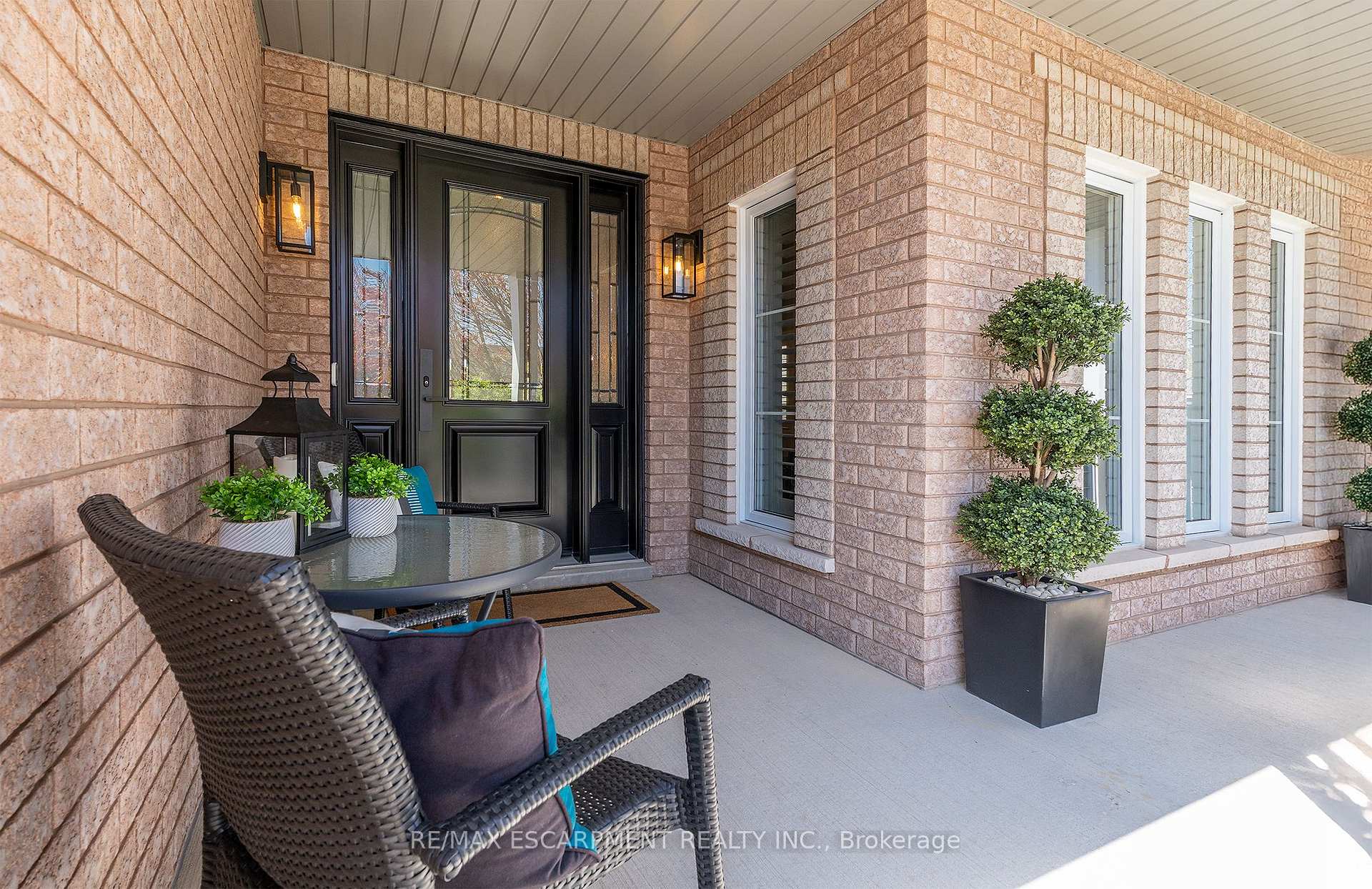 Photo 3 of 152 Moore Crescent, Hamilton, Ancaster — HOMEH
