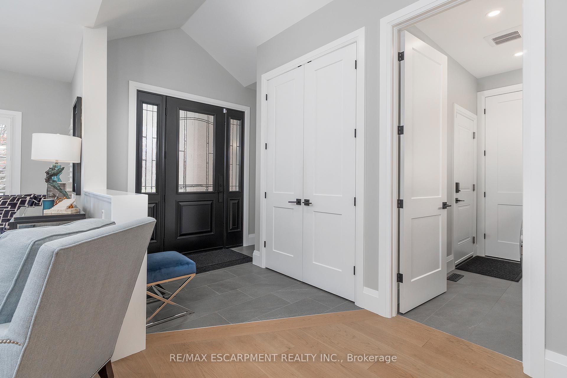 Photo 5 of 152 Moore Crescent, Hamilton, Ancaster — HOMEH