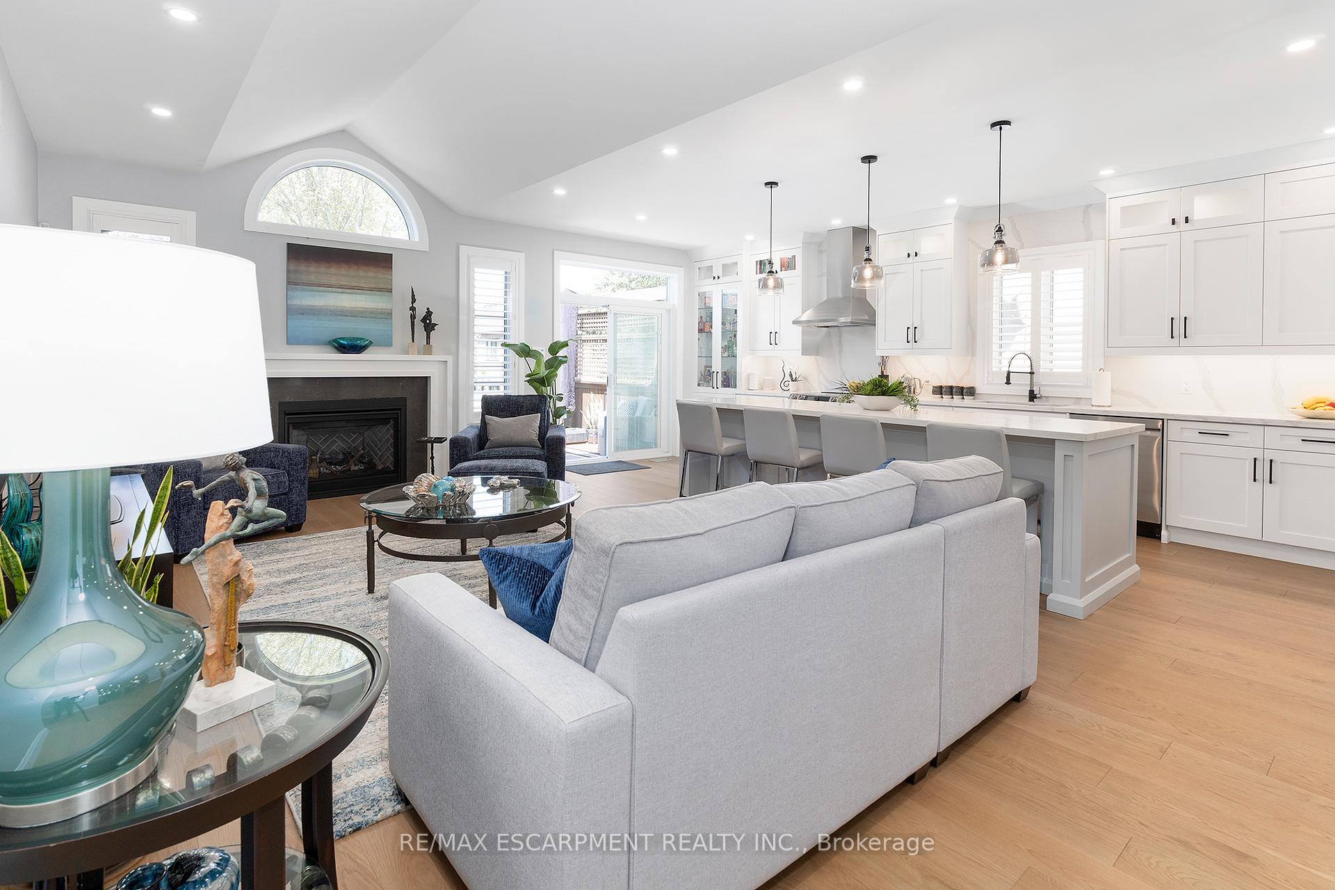 Photo 9 of 152 Moore Crescent, Hamilton, Ancaster — HOMEH