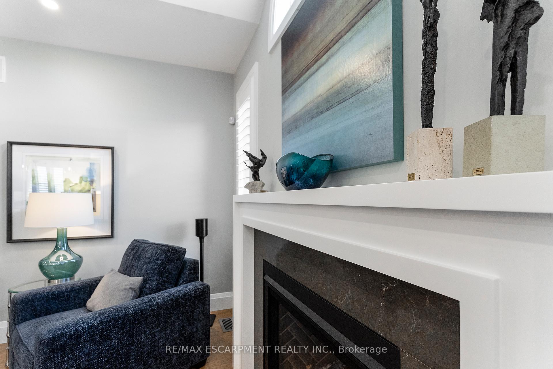 Photo 11 of 152 Moore Crescent, Hamilton, Ancaster — HOMEH