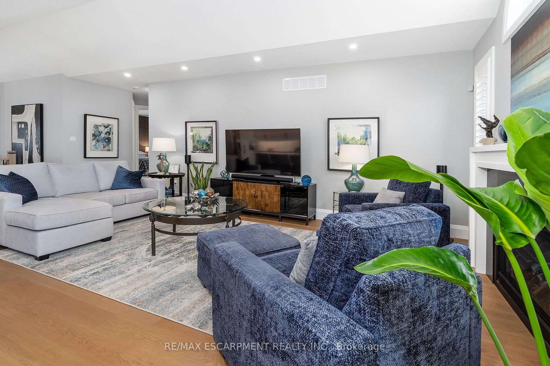 Photo 24 of 152 Moore Crescent, Hamilton, Ancaster — HOMEH