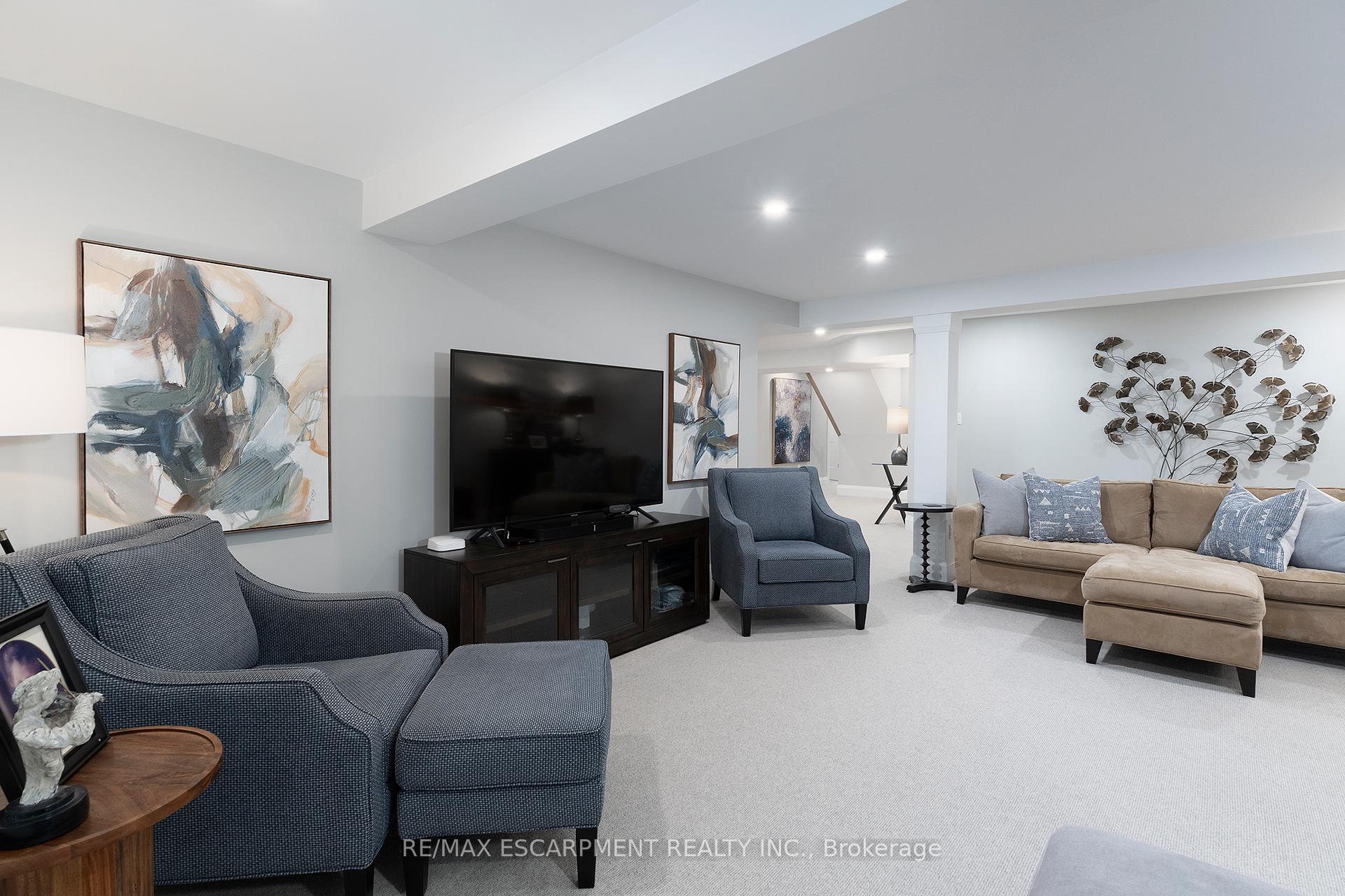 Photo 22 of 152 Moore Crescent, Hamilton, Ancaster — HOMEH