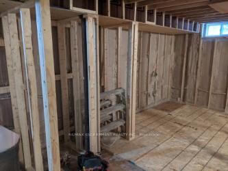 Photo 32 of 152 Moore Crescent, Hamilton, Ancaster — HOMEH