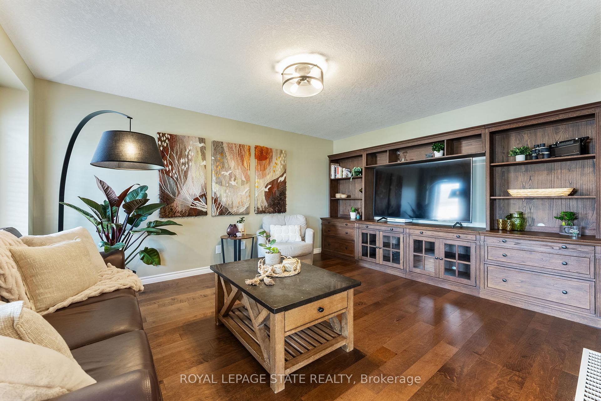 Photo 2 of 126 Cranbrook Street, Kitchener — HOMEH