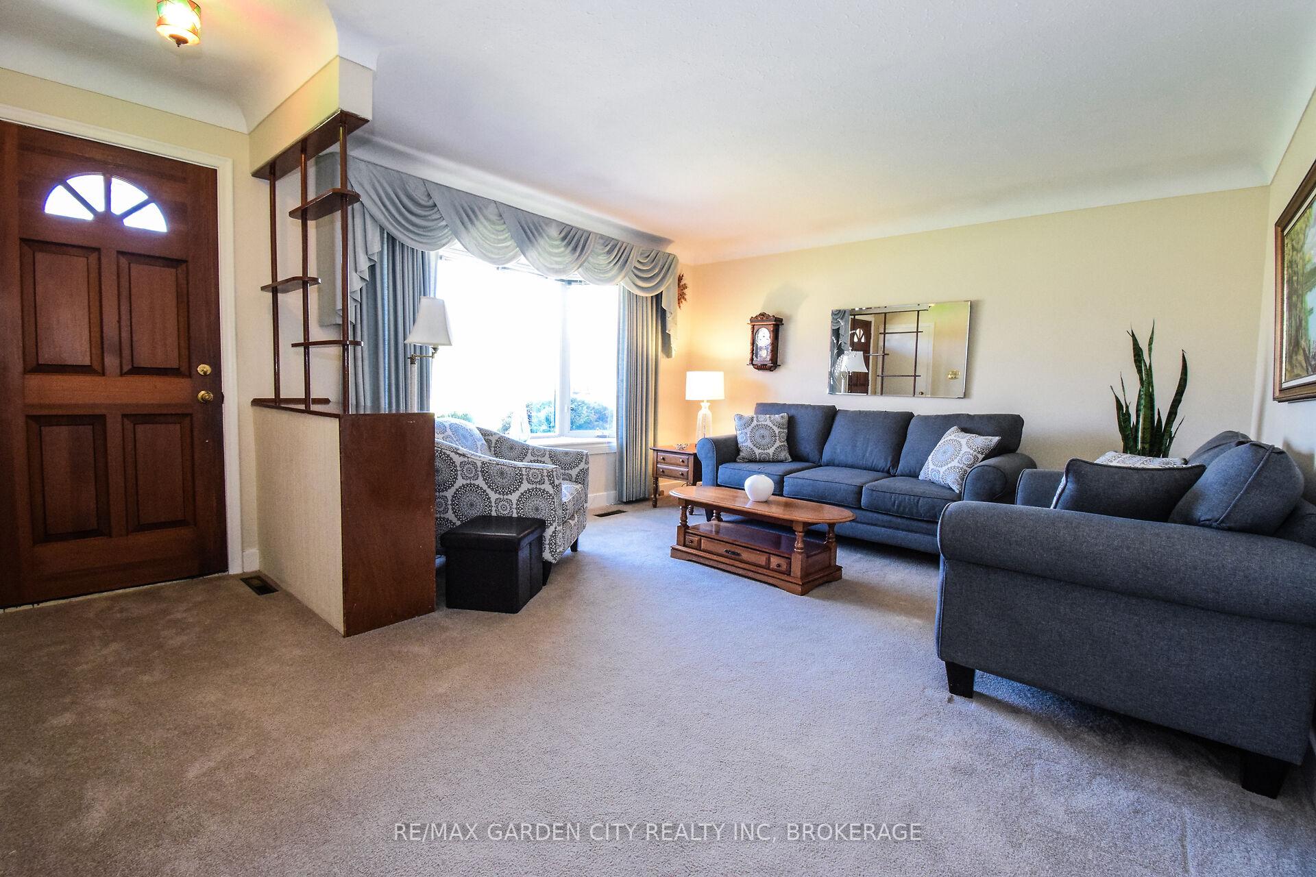 Photo 5 of 18 Ridgeview Avenue, St. Catharines, Carlton/Bunting — HOMEH