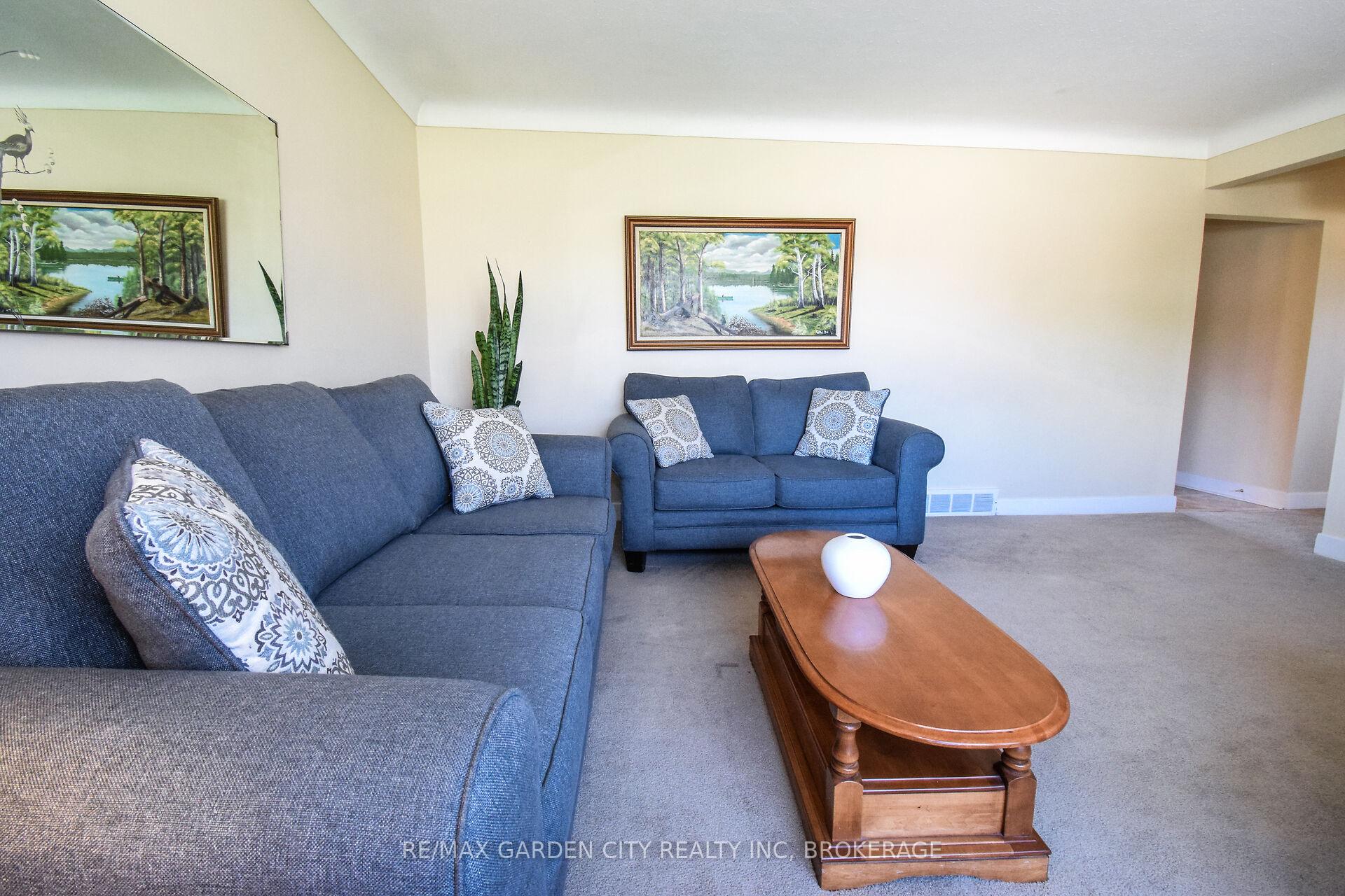 Photo 7 of 18 Ridgeview Avenue, St. Catharines, Carlton/Bunting — HOMEH
