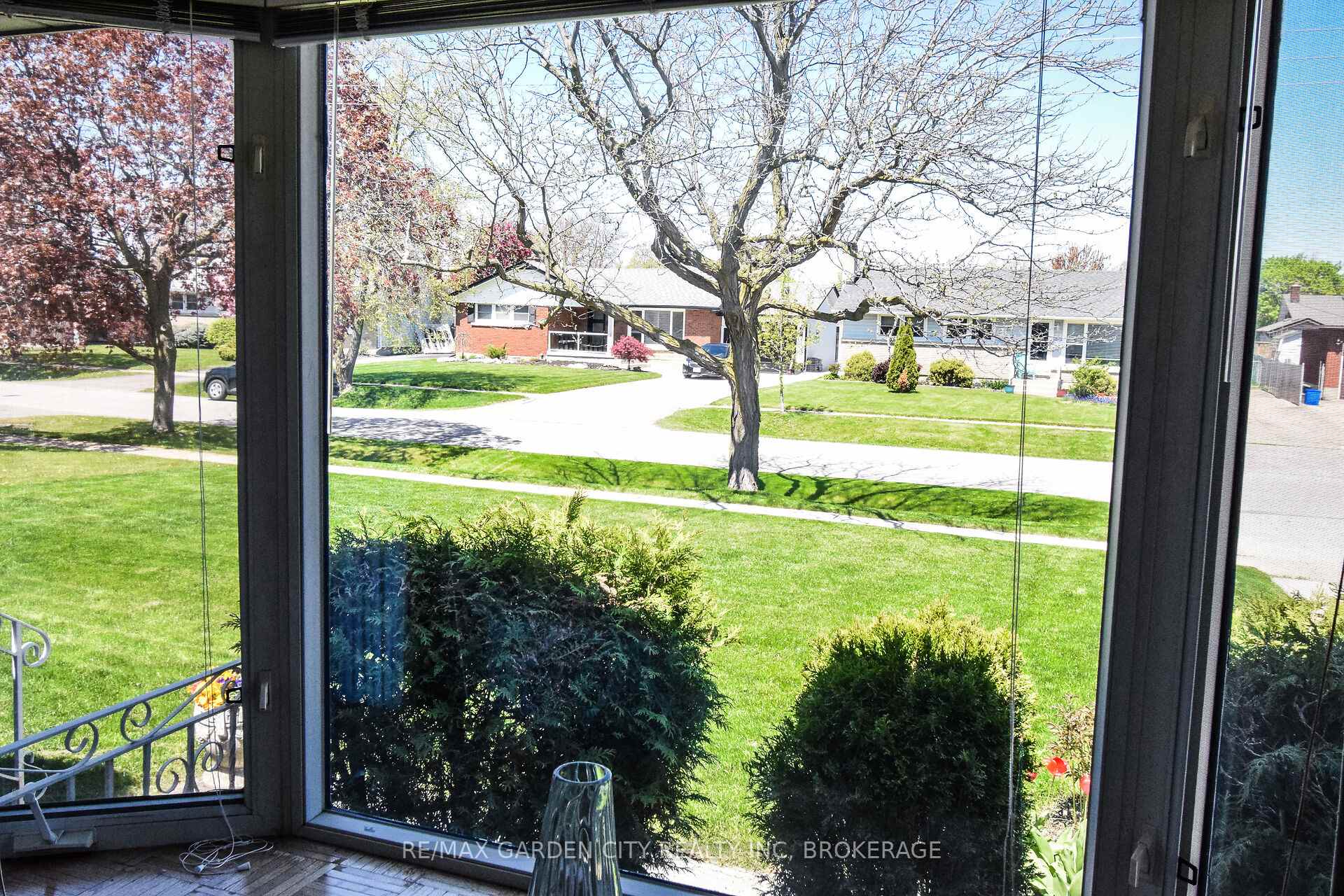 Photo 12 of 18 Ridgeview Avenue, St. Catharines, Carlton/Bunting — HOMEH