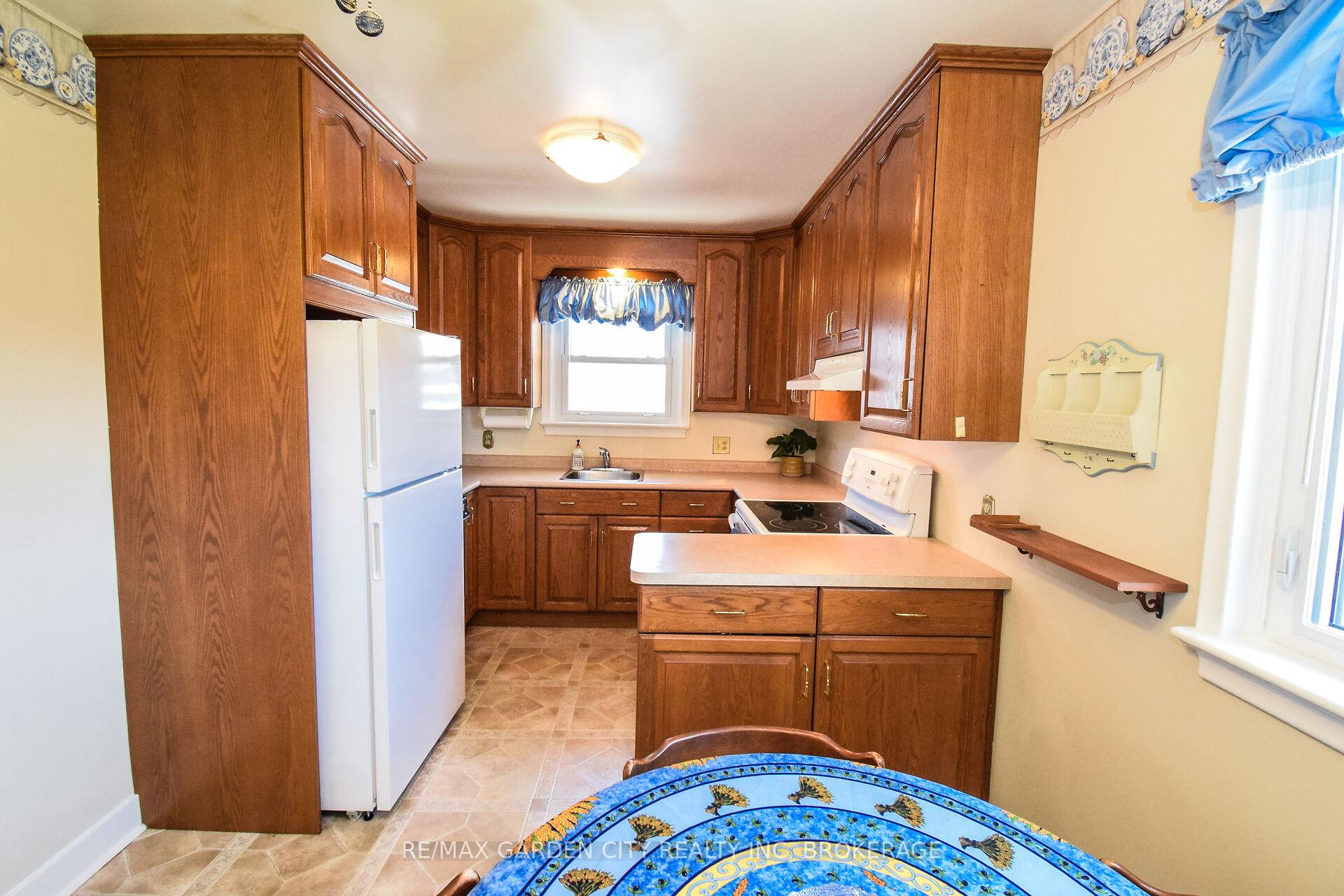 Photo 17 of 18 Ridgeview Avenue, St. Catharines, Carlton/Bunting — HOMEH