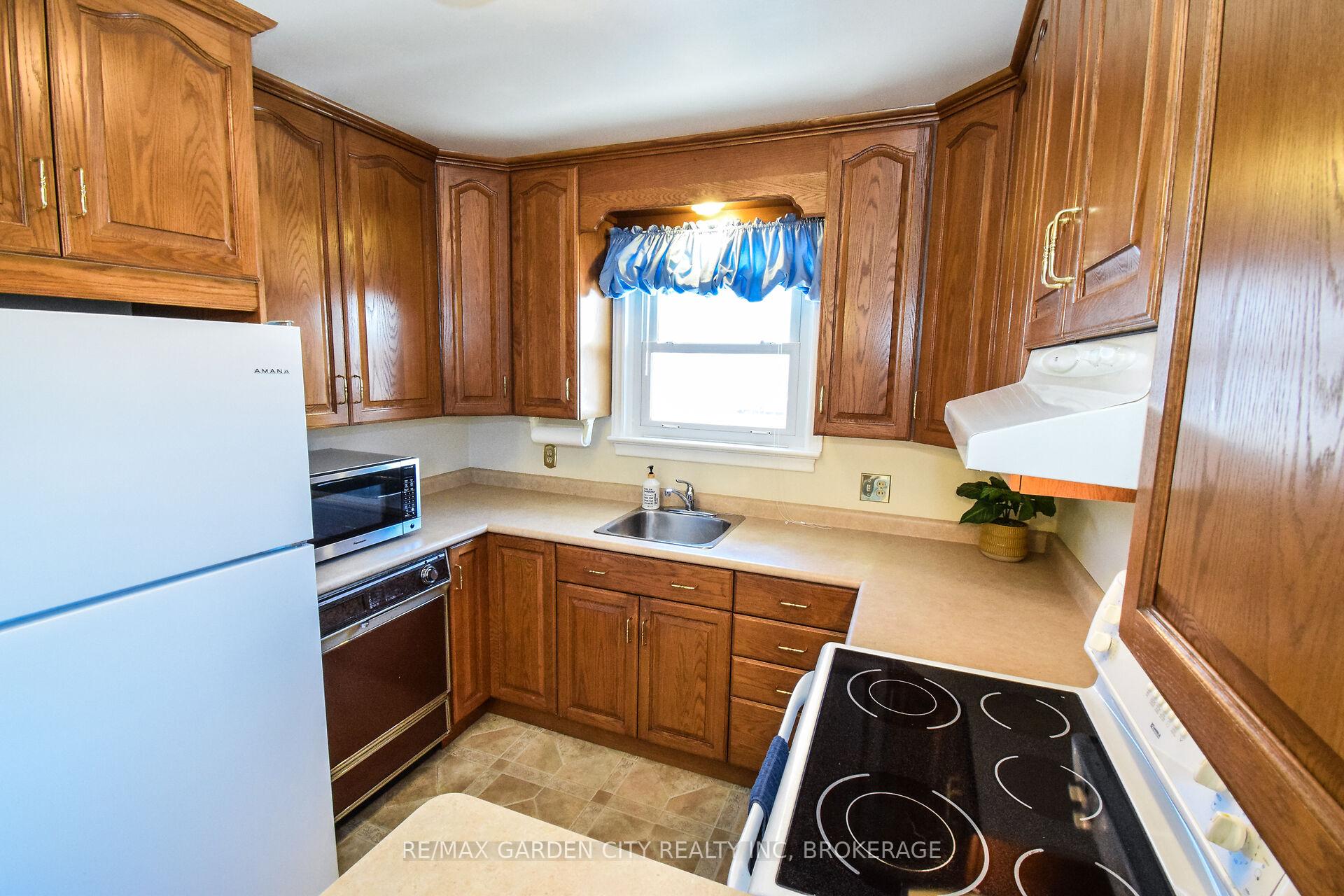 Photo 18 of 18 Ridgeview Avenue, St. Catharines, Carlton/Bunting — HOMEH