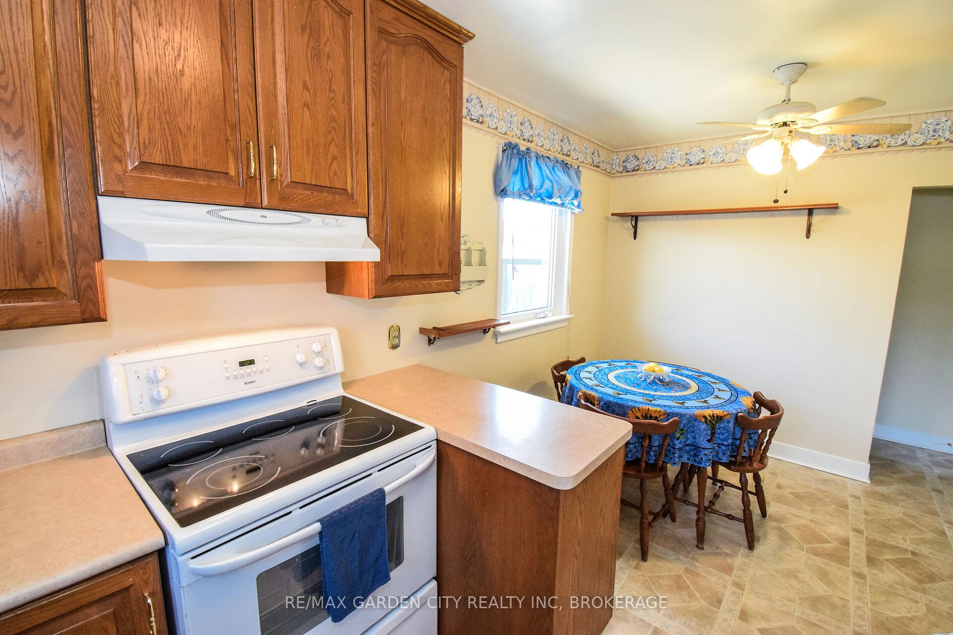 Photo 19 of 18 Ridgeview Avenue, St. Catharines, Carlton/Bunting — HOMEH