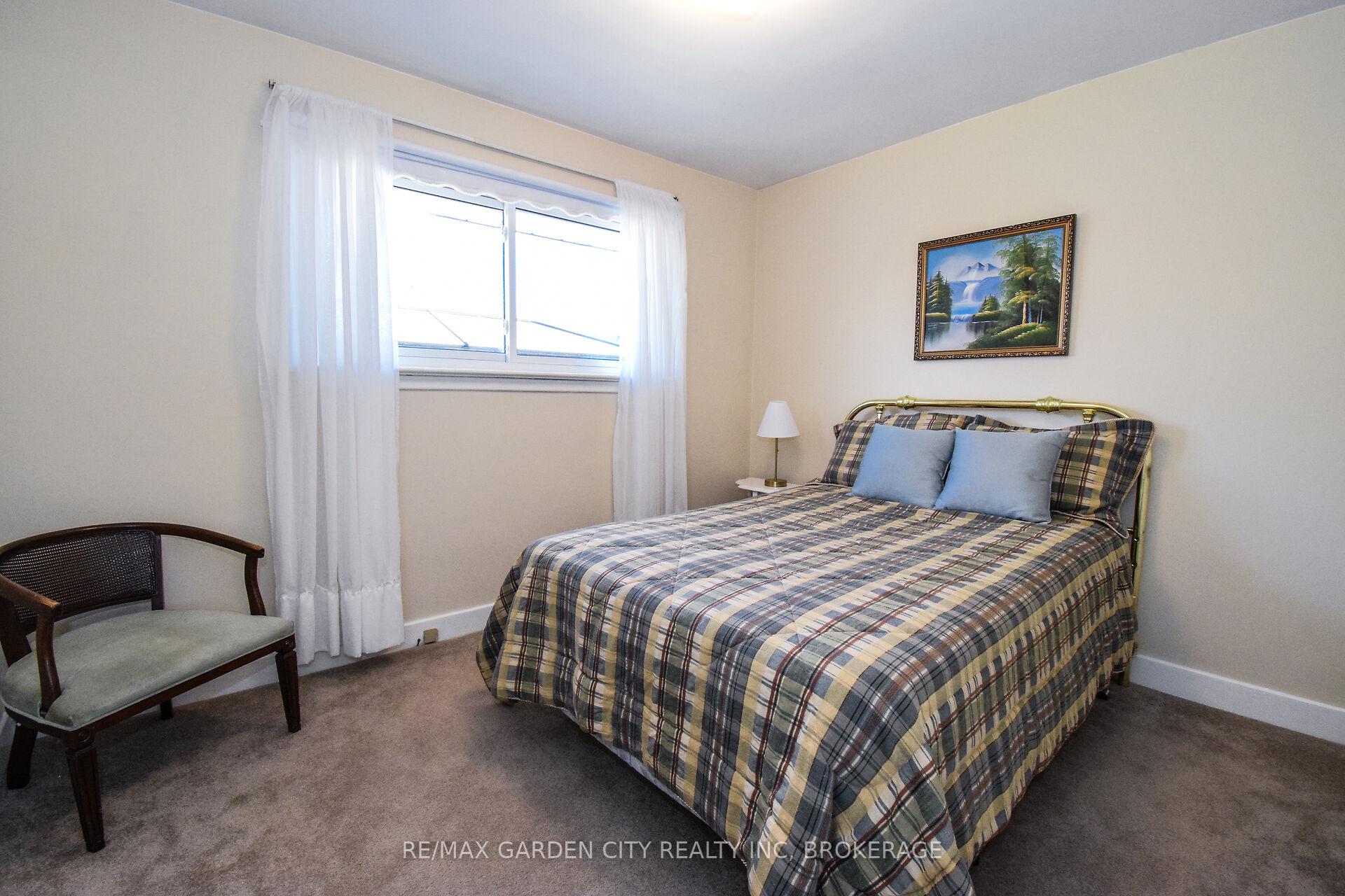 Photo 13 of 18 Ridgeview Avenue, St. Catharines, Carlton/Bunting — HOMEH