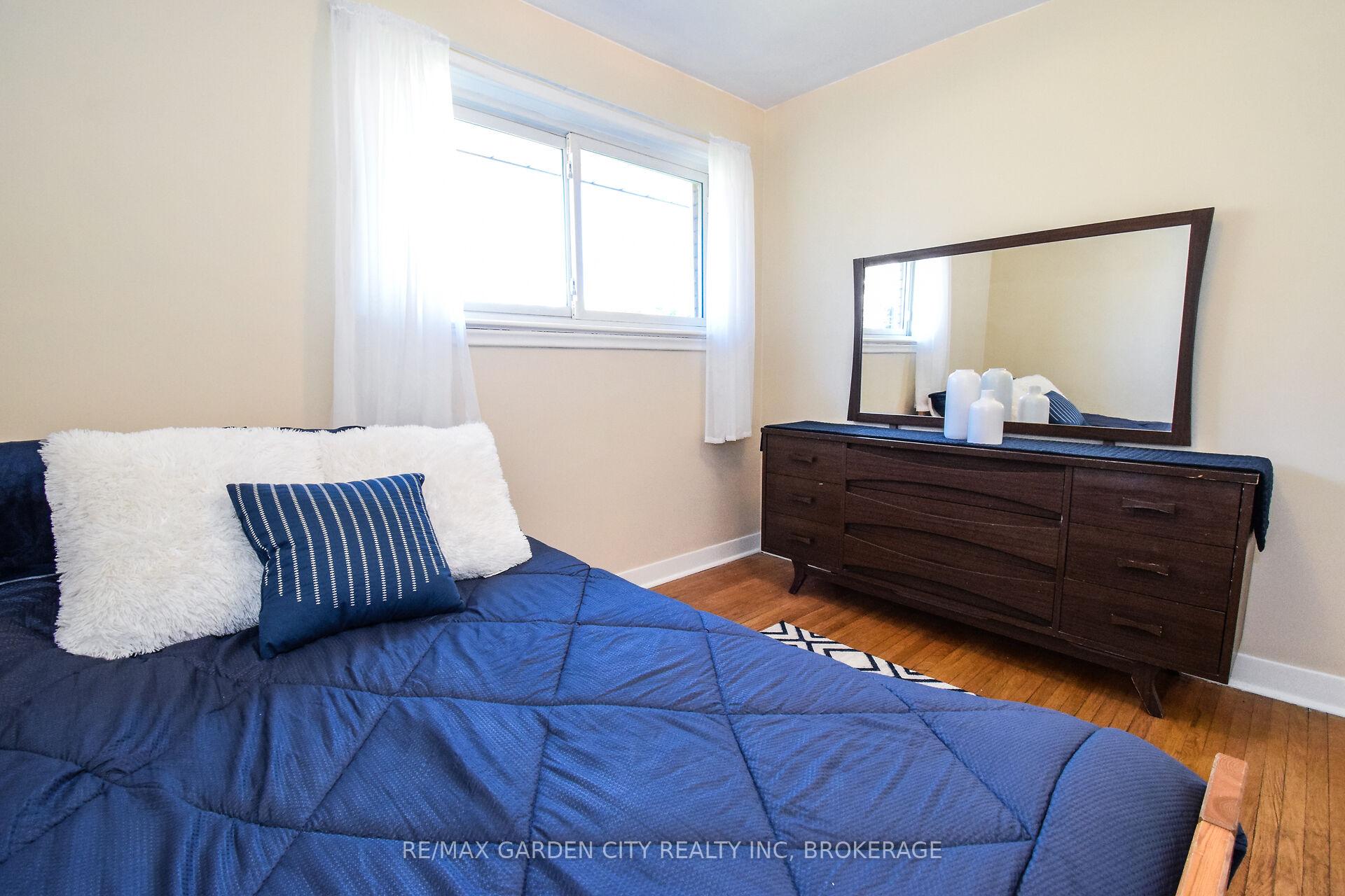 Photo 24 of 18 Ridgeview Avenue, St. Catharines, Carlton/Bunting — HOMEH
