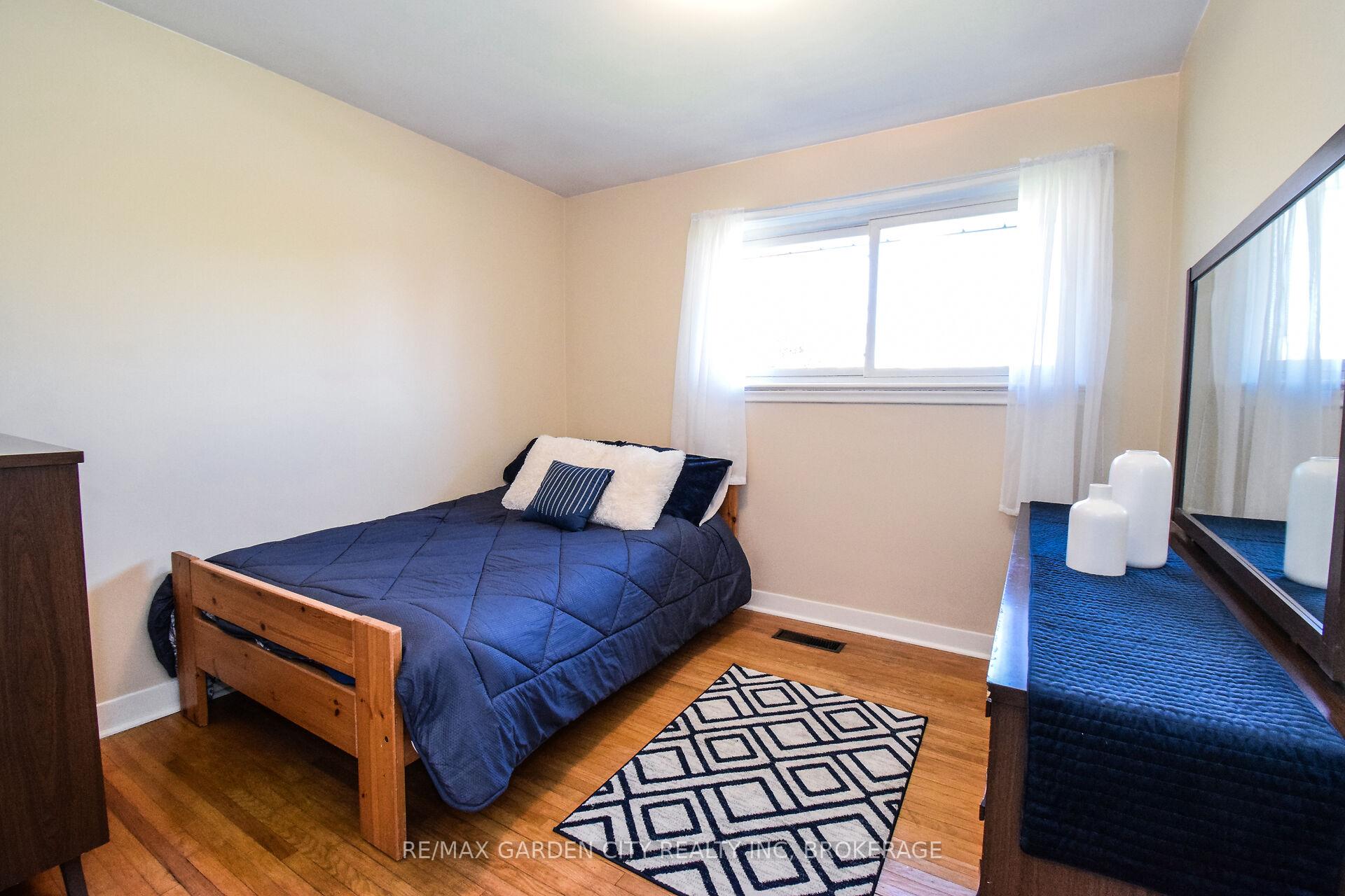 Photo 26 of 18 Ridgeview Avenue, St. Catharines, Carlton/Bunting — HOMEH