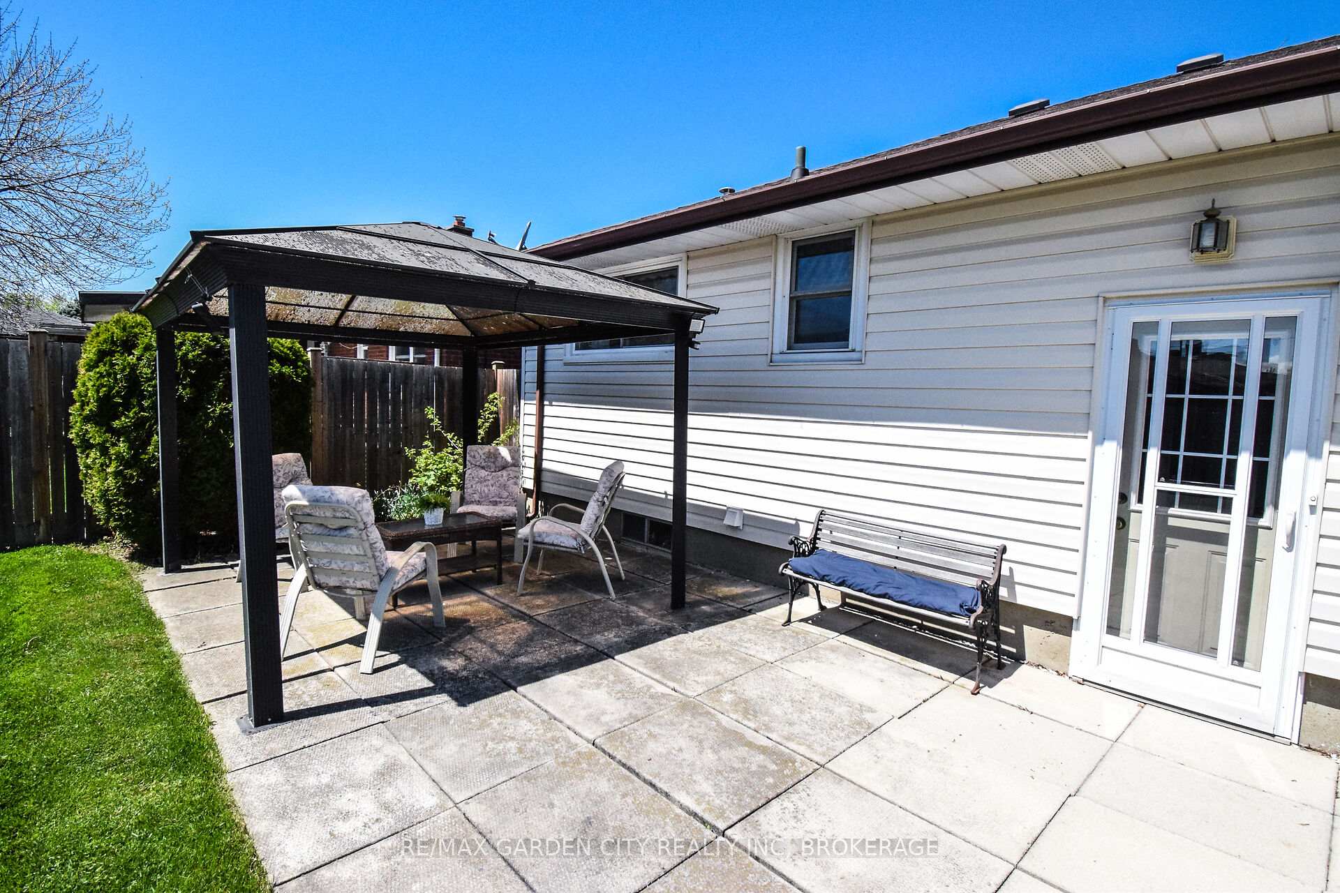 Photo 41 of 18 Ridgeview Avenue, St. Catharines, Carlton/Bunting — HOMEH
