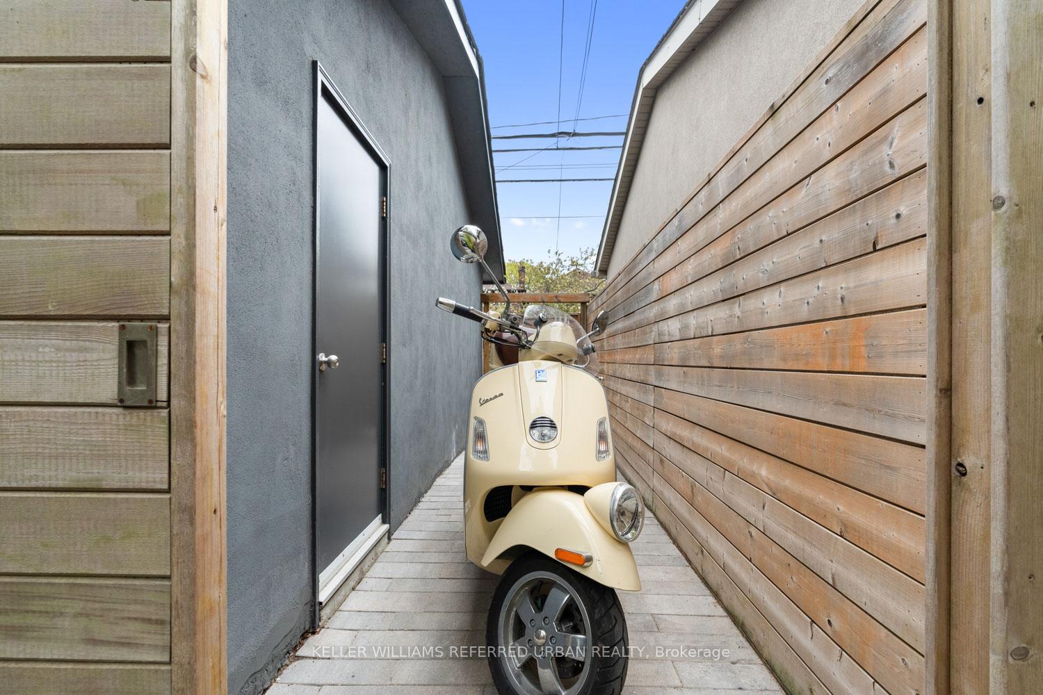 Photo 39 of 95 Bedford Park Avenue, Toronto, Lawrence Park North — HOMEH