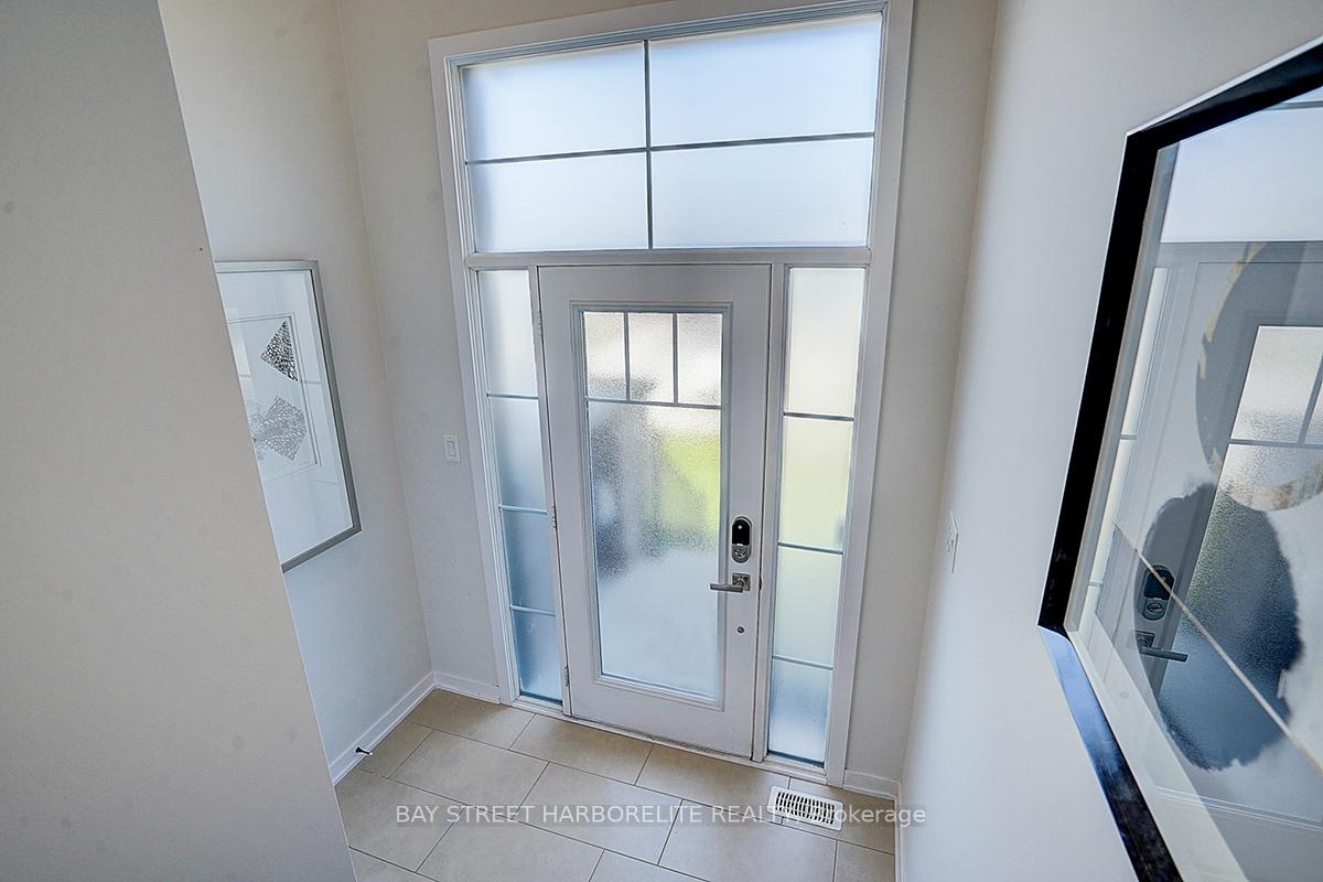Photo 5 of 42 Crafter Crescent, Hamilton, Stoney Creek Mountain — HOMEH