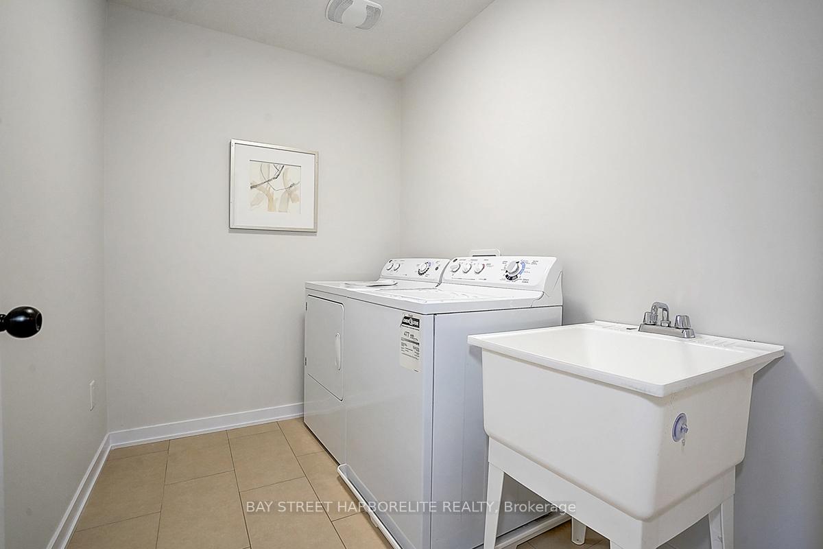 Photo 27 of 42 Crafter Crescent, Hamilton, Stoney Creek Mountain — HOMEH