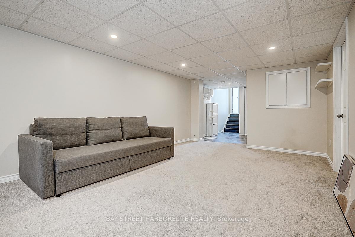 Photo 21 of 42 Crafter Crescent, Hamilton, Stoney Creek Mountain — HOMEH