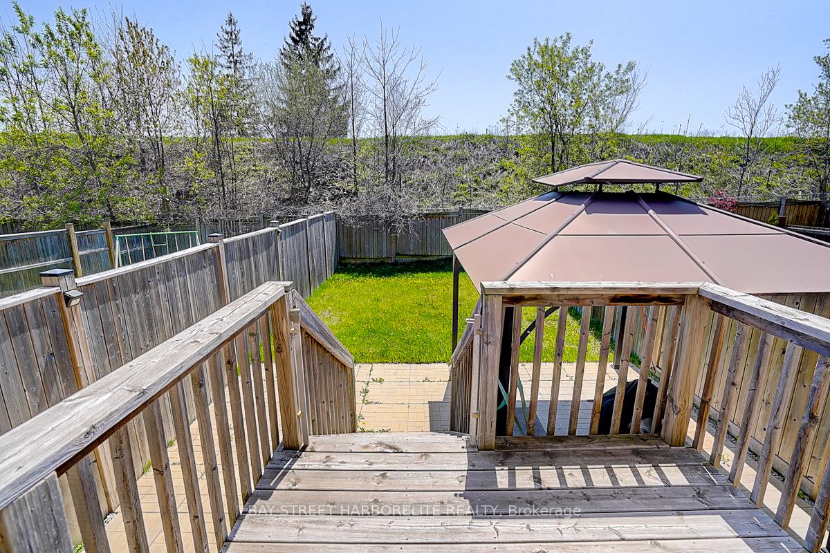 Photo 28 of 42 Crafter Crescent, Hamilton, Stoney Creek Mountain — HOMEH