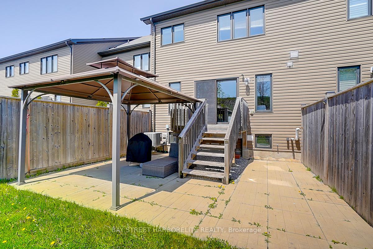 Photo 31 of 42 Crafter Crescent, Hamilton, Stoney Creek Mountain — HOMEH