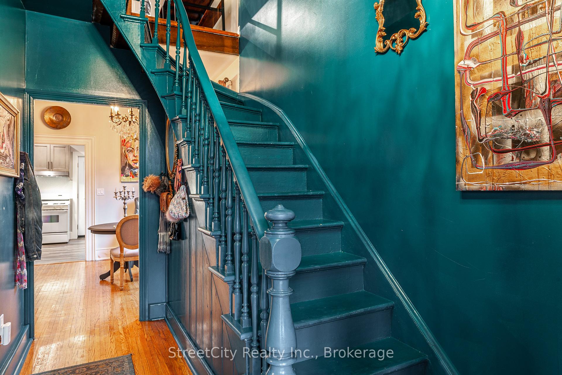 Photo 10 of 211 Albert Street, Stratford — HOMEH