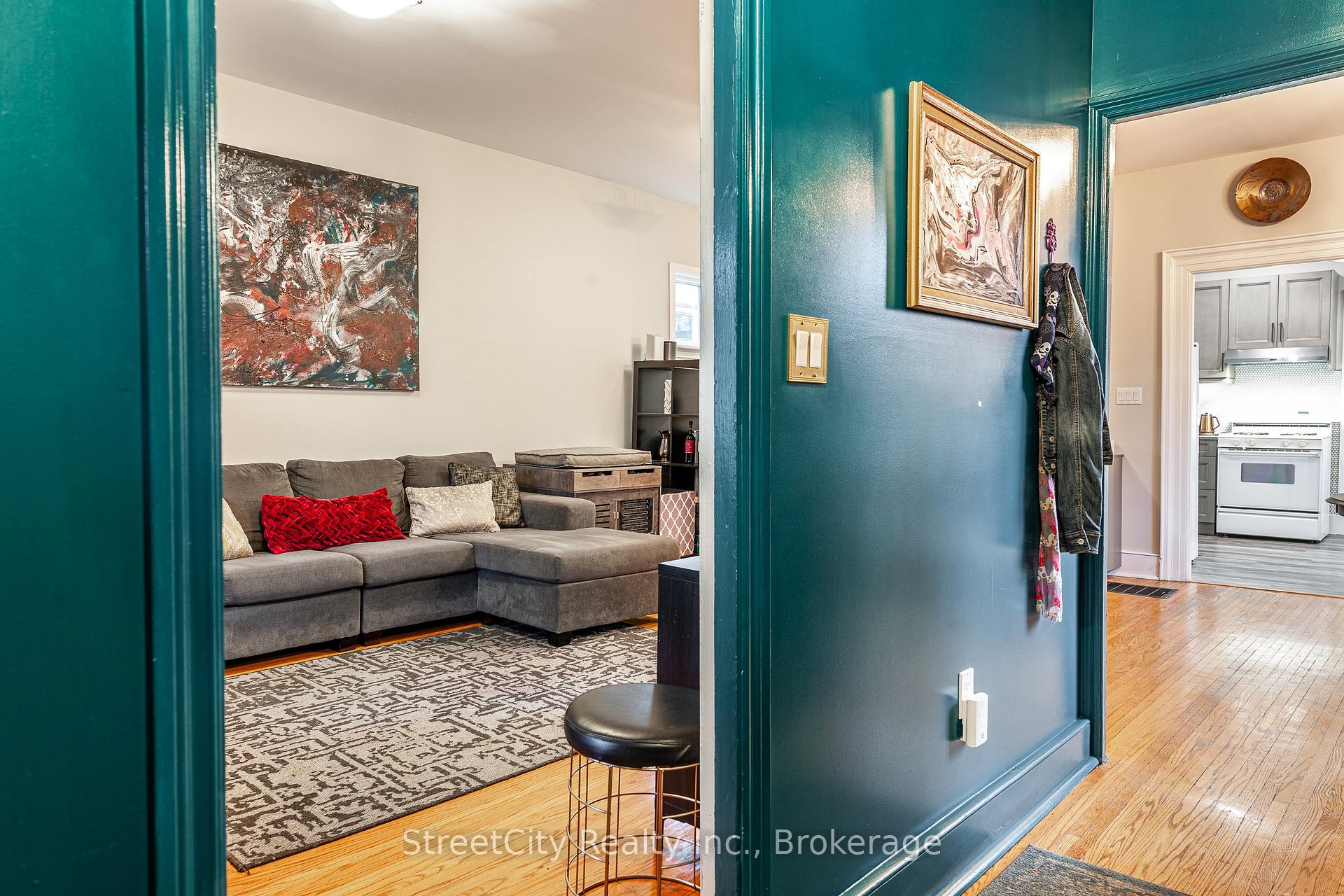 Photo 6 of 211 Albert Street, Stratford — HOMEH