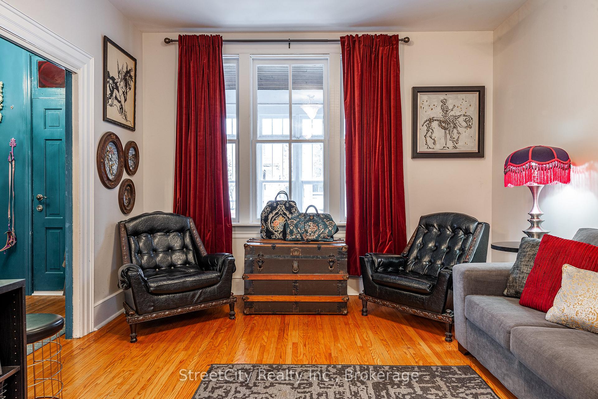 Photo 5 of 211 Albert Street, Stratford — HOMEH