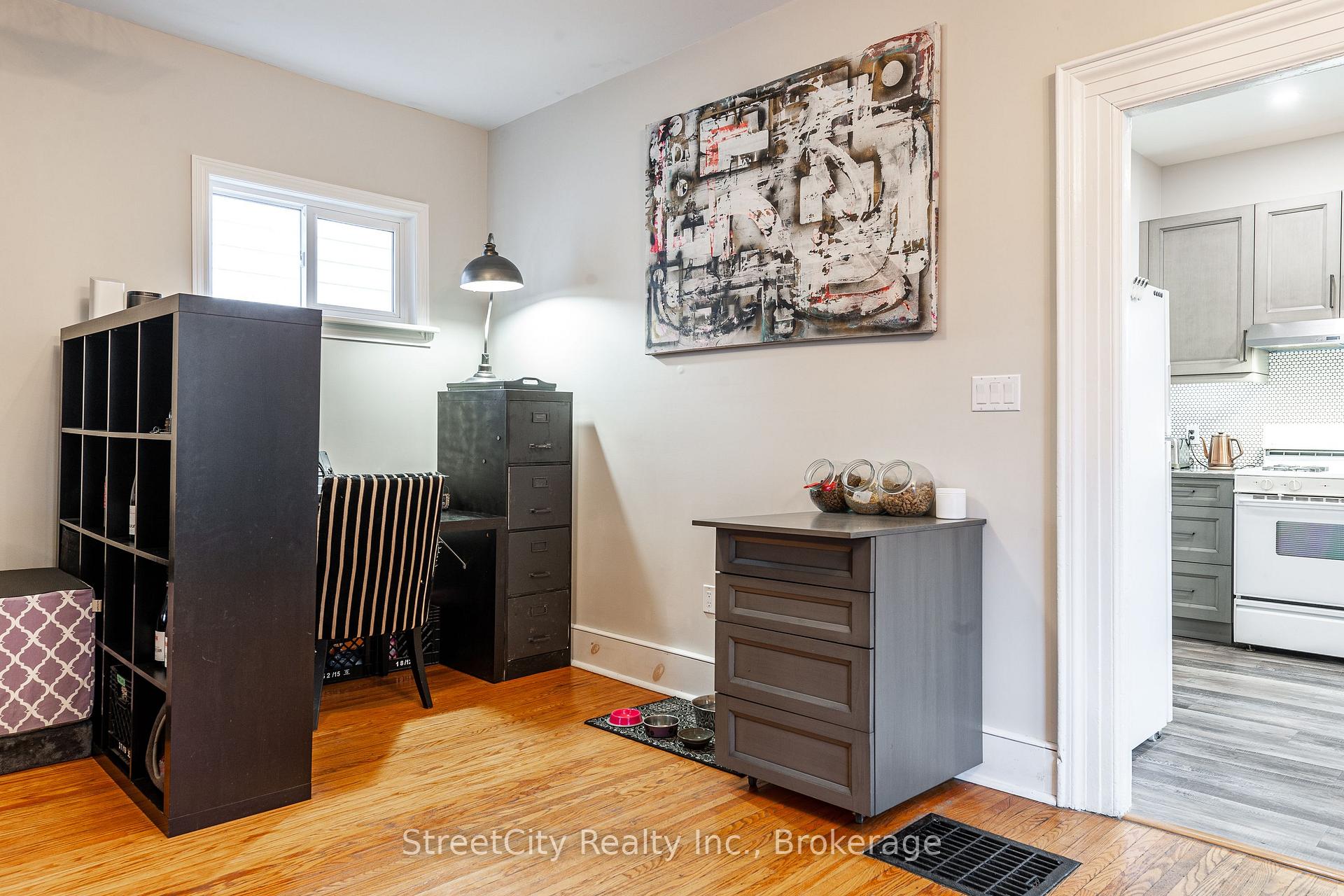 Photo 16 of 211 Albert Street, Stratford — HOMEH