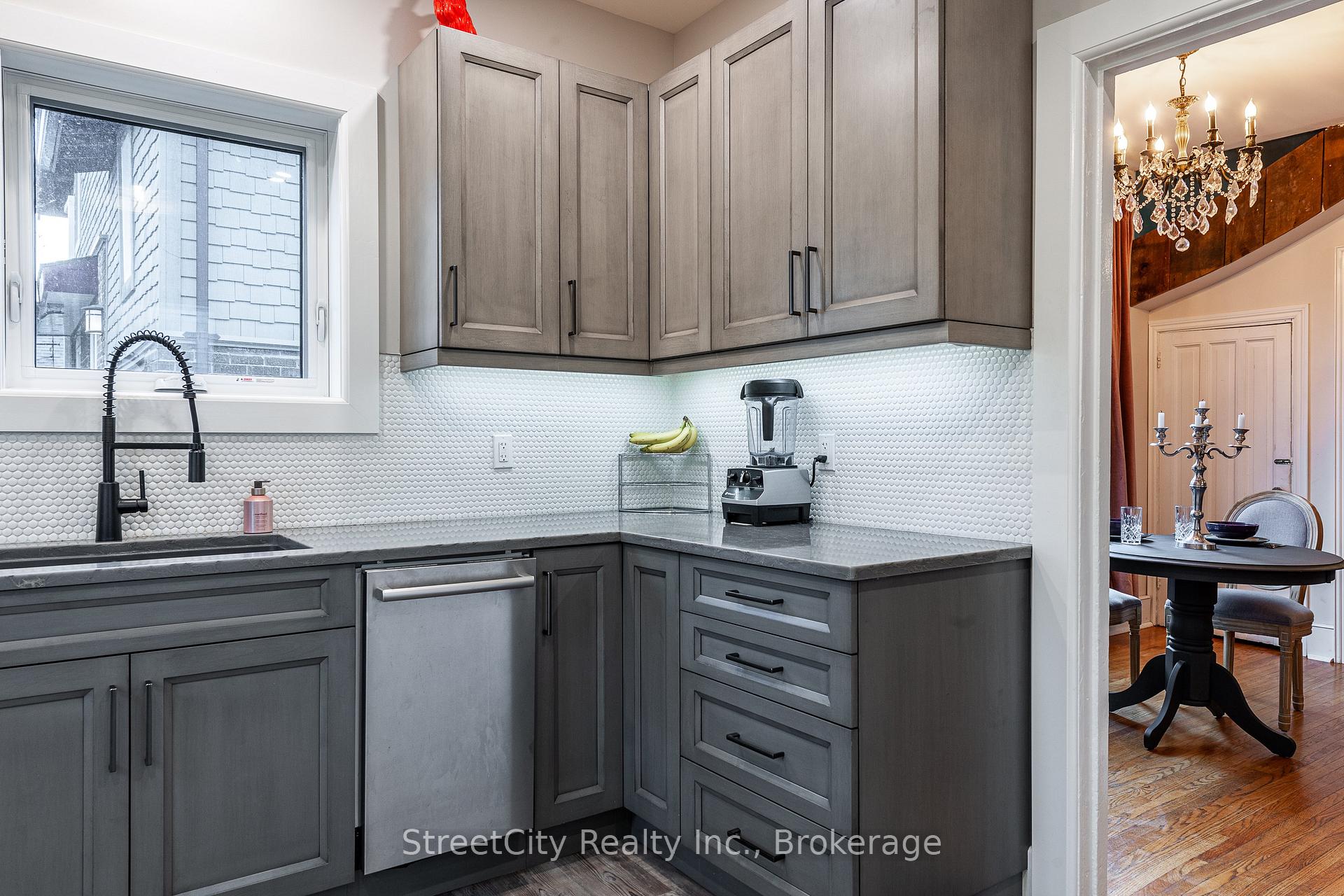 Photo 9 of 211 Albert Street, Stratford — HOMEH