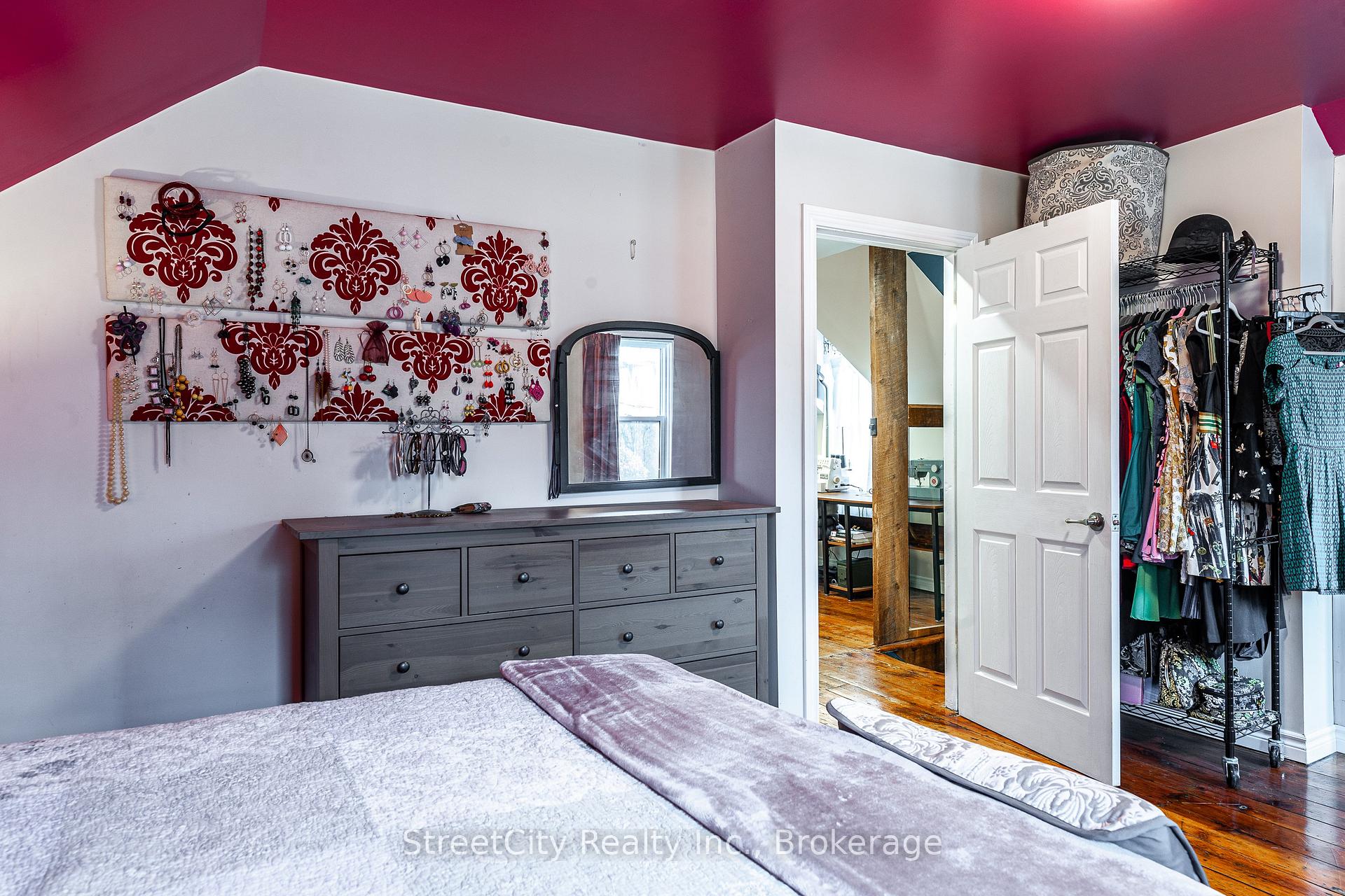 Photo 22 of 211 Albert Street, Stratford — HOMEH