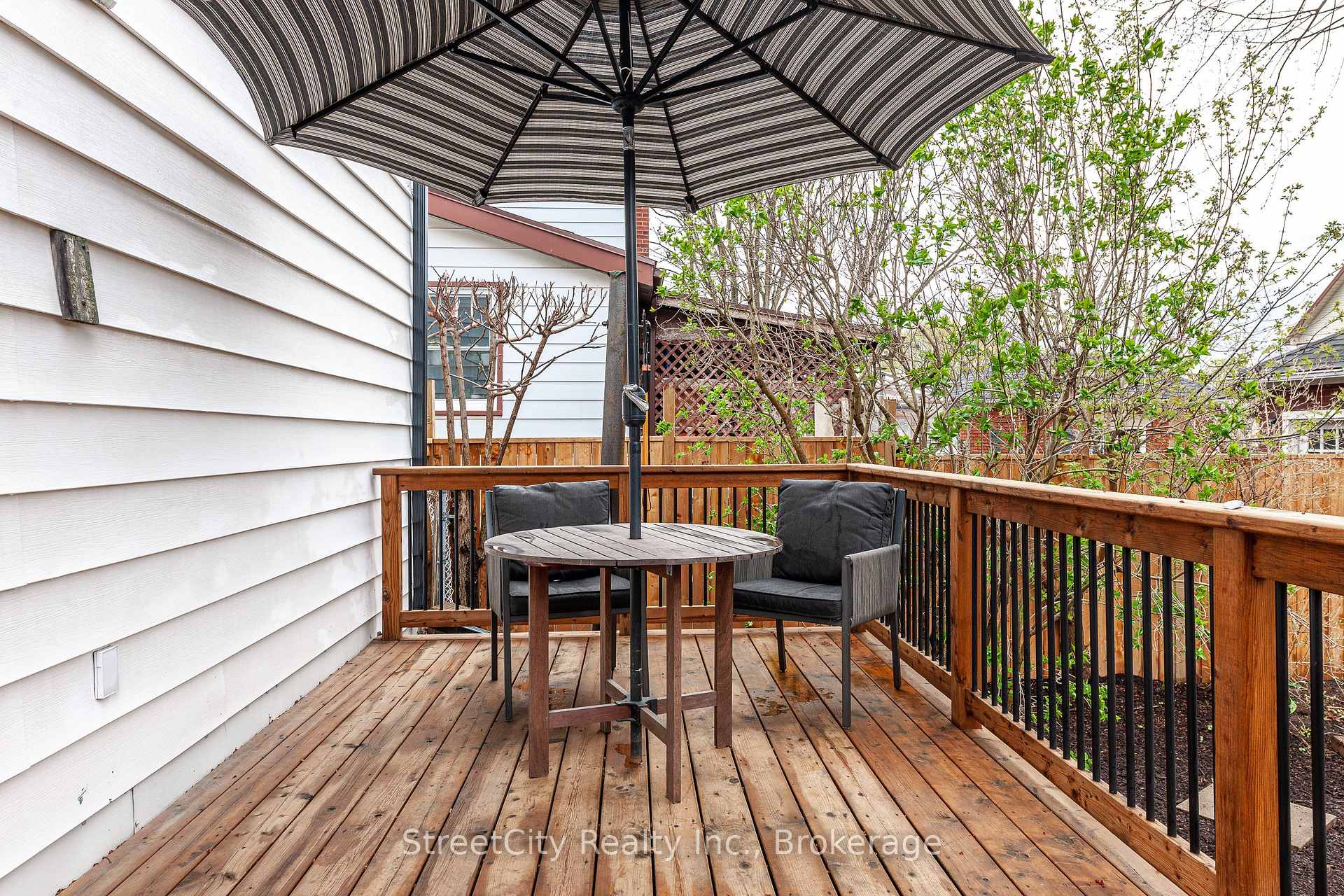 Photo 40 of 211 Albert Street, Stratford — HOMEH