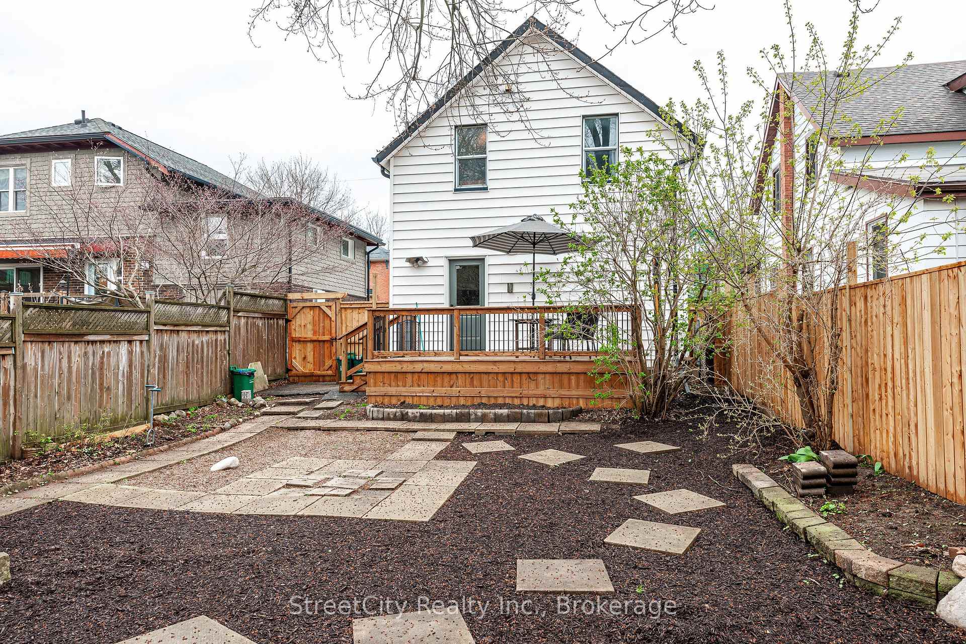 Photo 43 of 211 Albert Street, Stratford — HOMEH