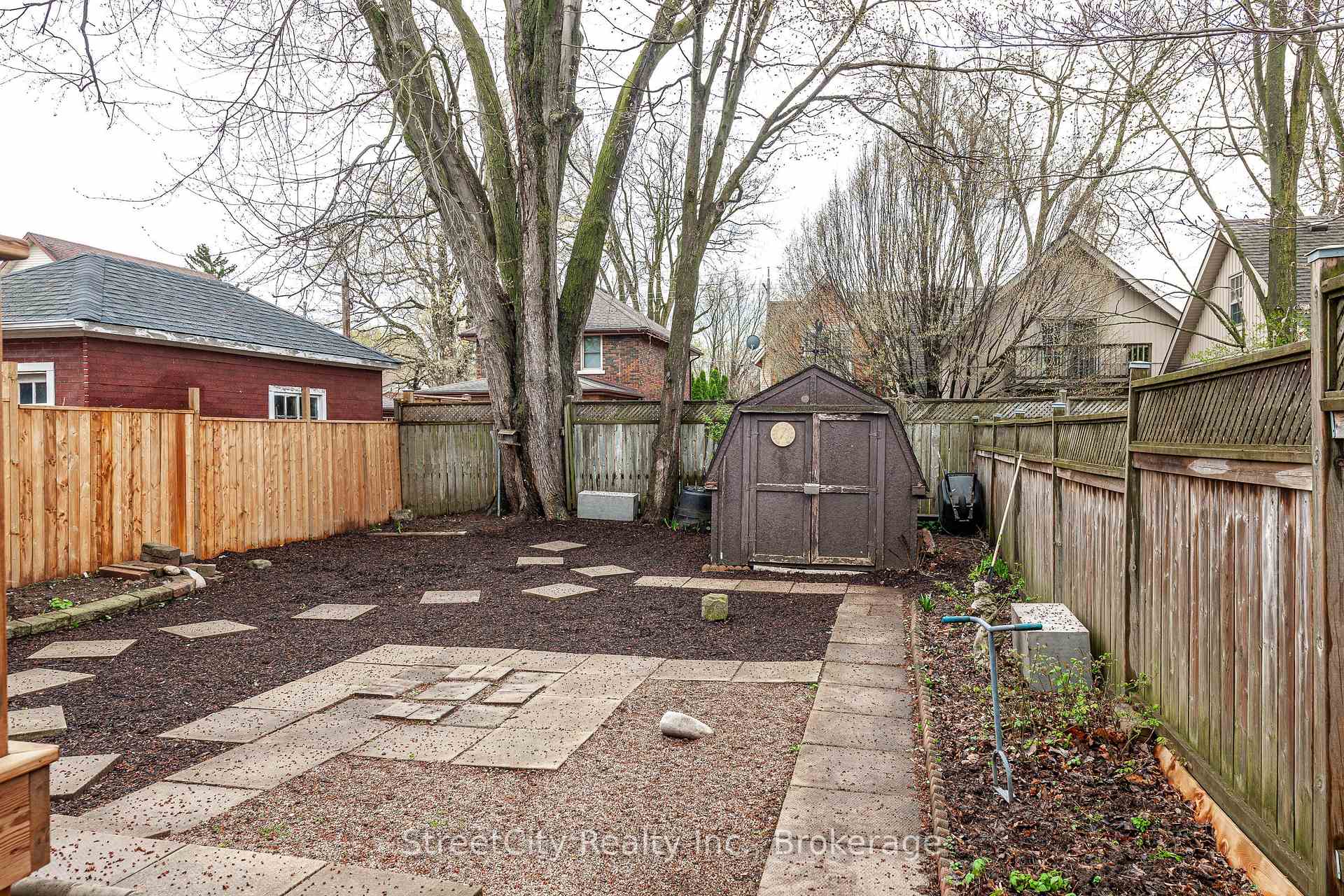 Photo 42 of 211 Albert Street, Stratford — HOMEH
