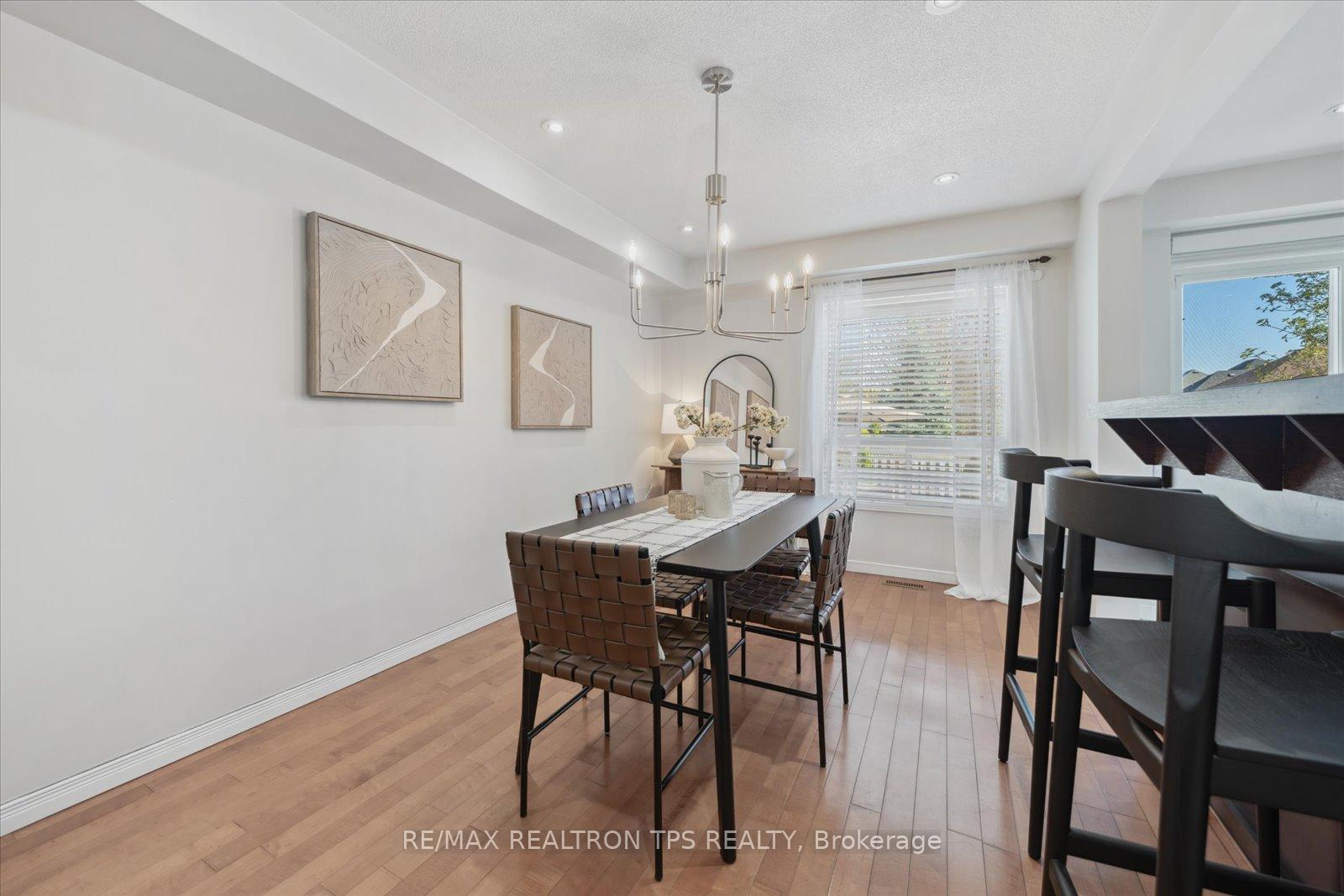 Photo 10 of 11 Jays Drive, Whitby, Williamsburg — HOMEH