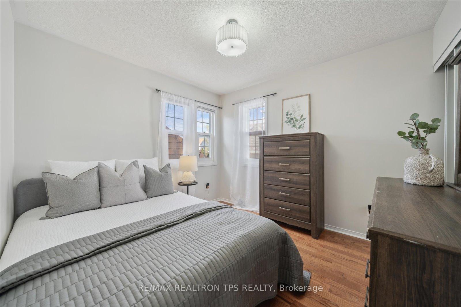 Photo 11 of 11 Jays Drive, Whitby, Williamsburg — HOMEH