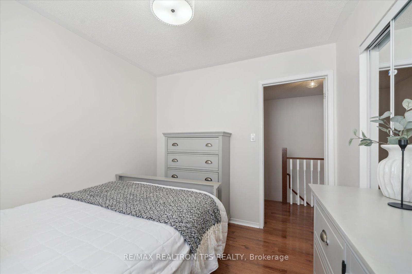 Photo 23 of 11 Jays Drive, Whitby, Williamsburg — HOMEH