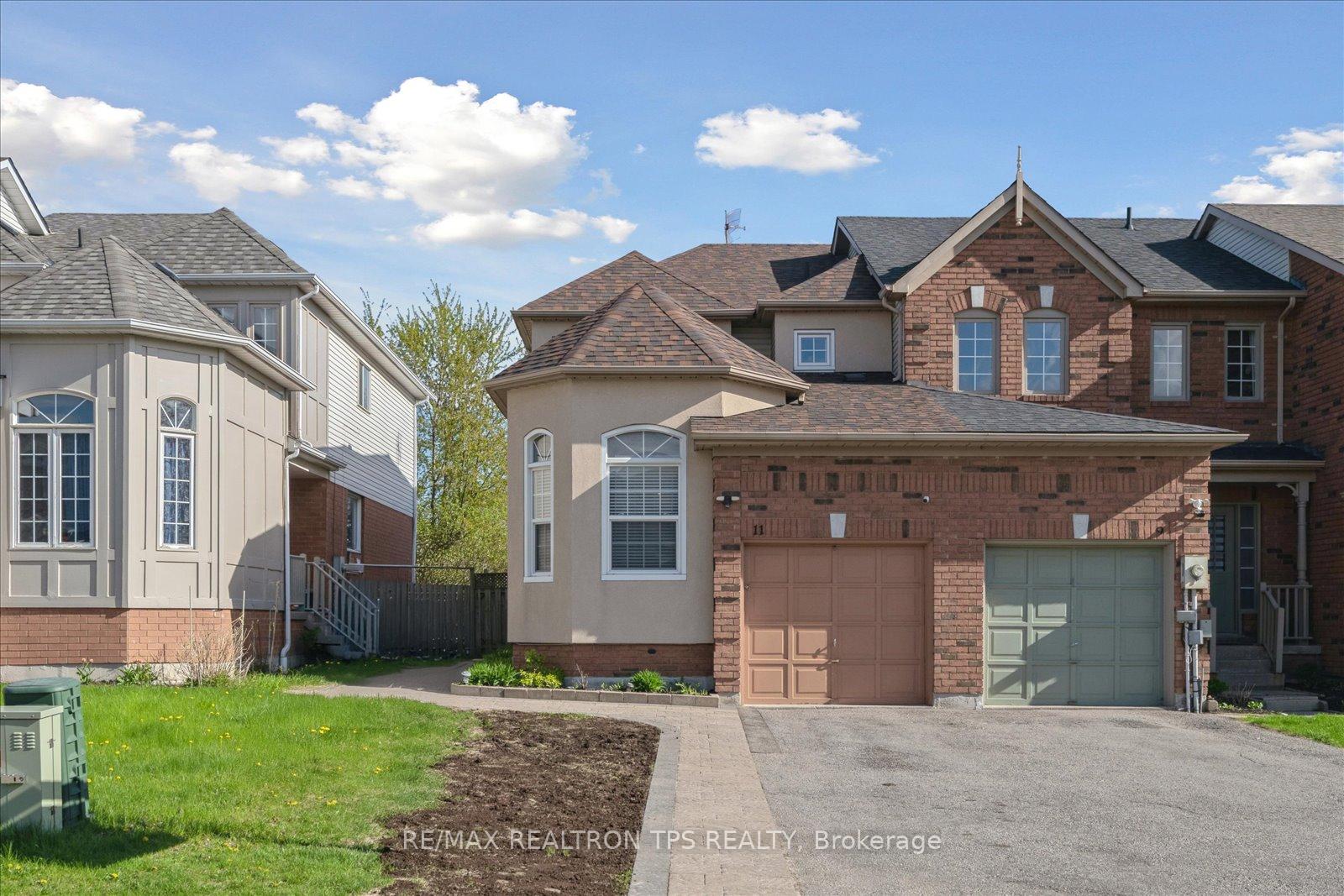 Photo 38 of 11 Jays Drive, Whitby, Williamsburg — HOMEH