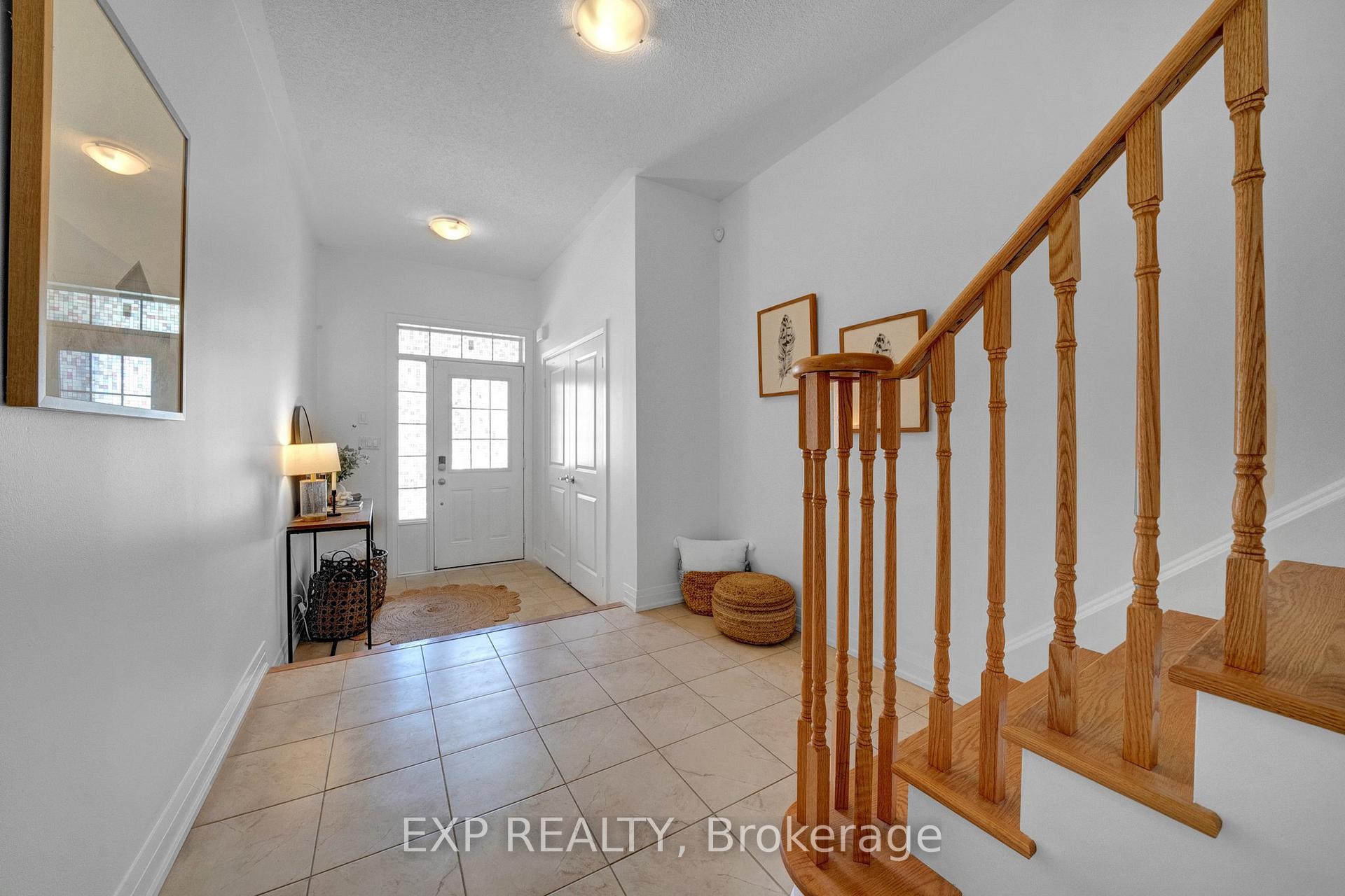 Photo 4 of 76 Rimrock Crescent, Whitby, Williamsburg — HOMEH