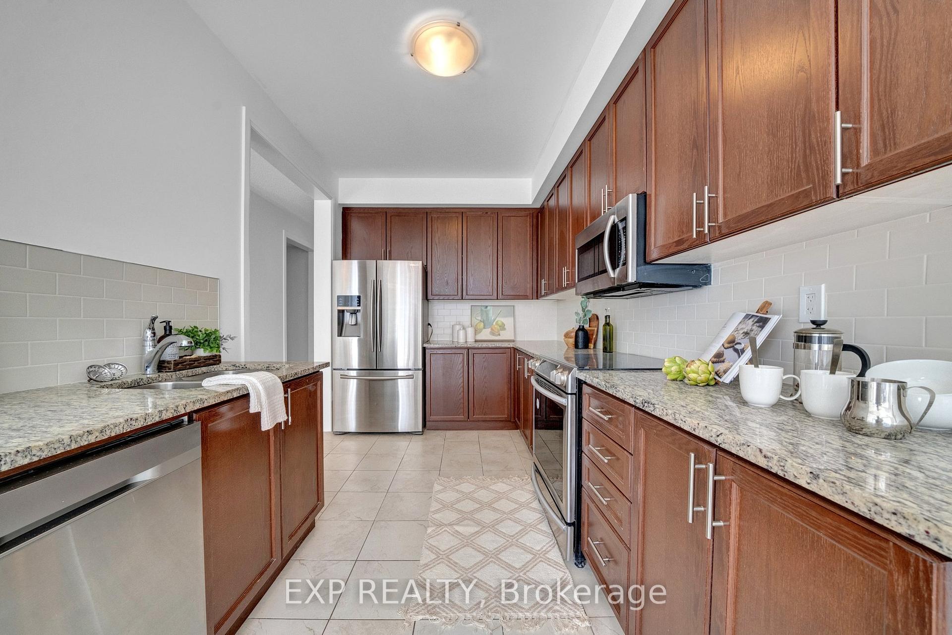 Photo 6 of 76 Rimrock Crescent, Whitby, Williamsburg — HOMEH