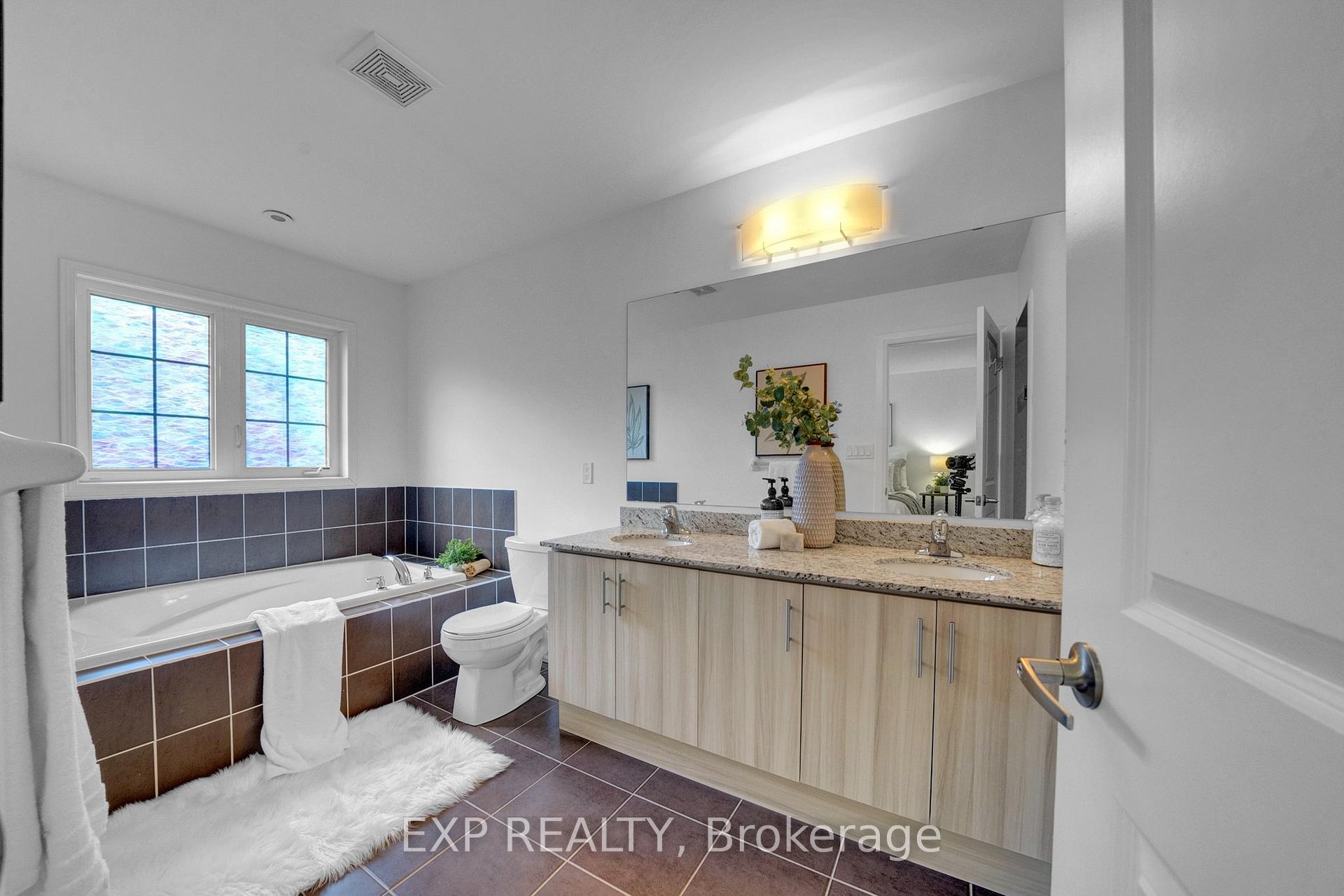 Photo 17 of 76 Rimrock Crescent, Whitby, Williamsburg — HOMEH